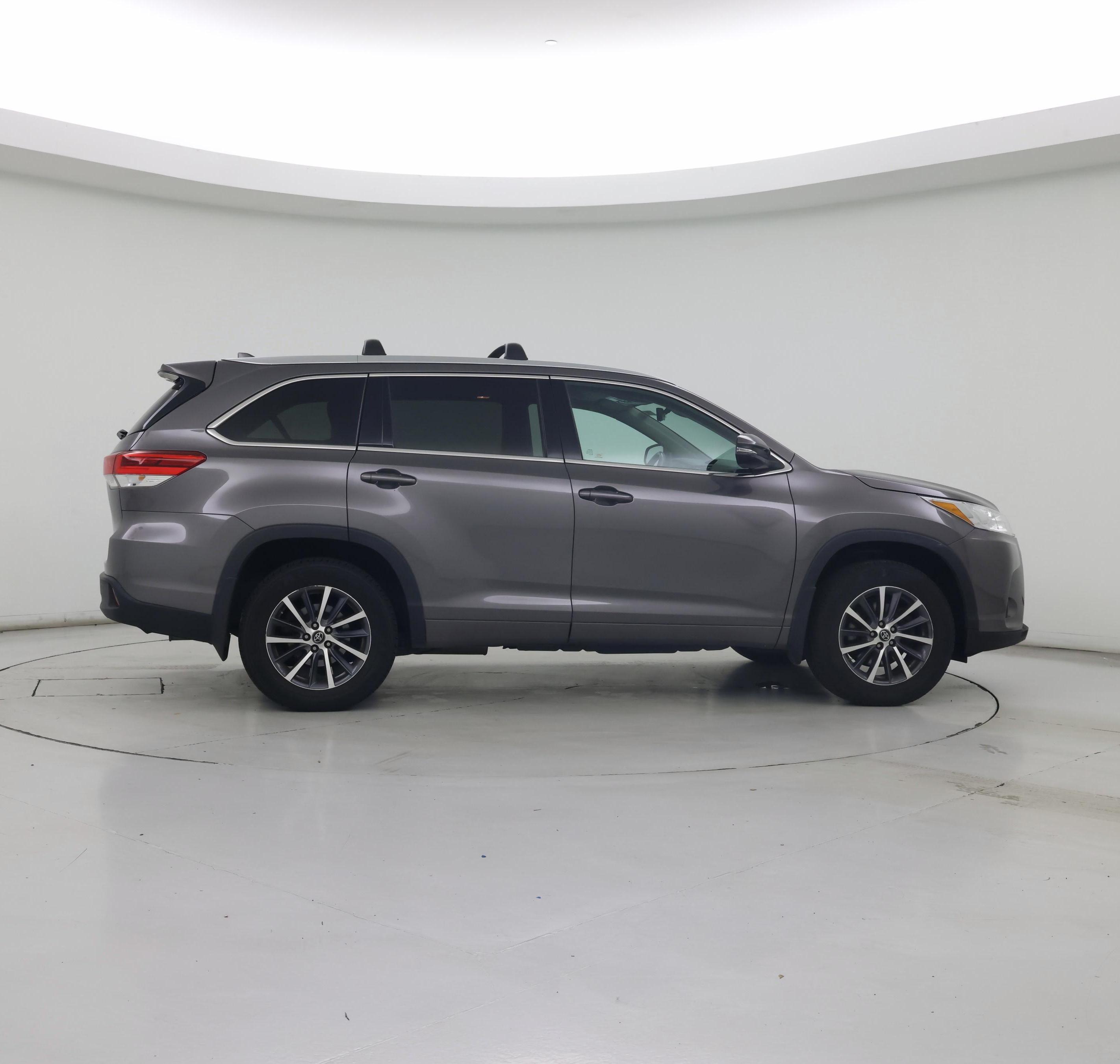 Thumbnail: 2018 Toyota Highlander - 7