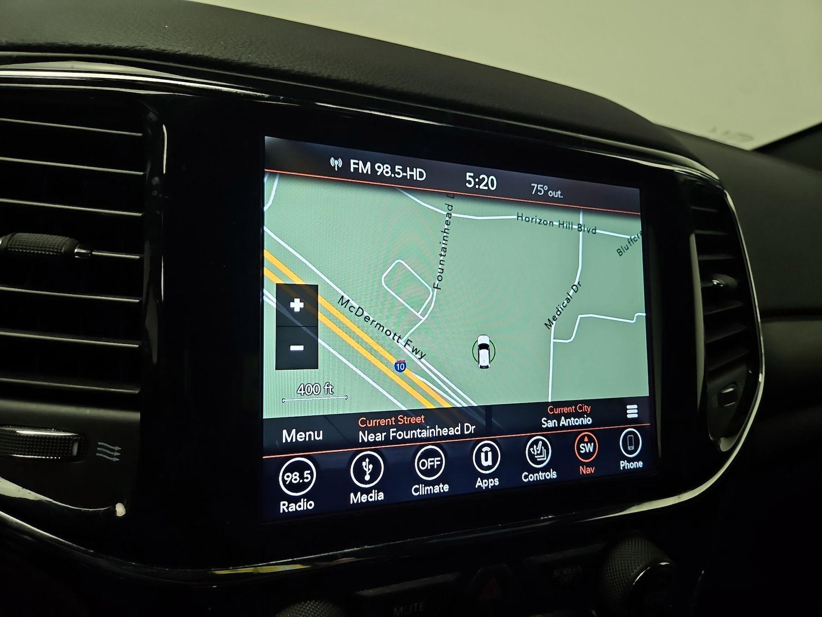 2019 Jeep Grand Cherokee Altitude - Photo 15
