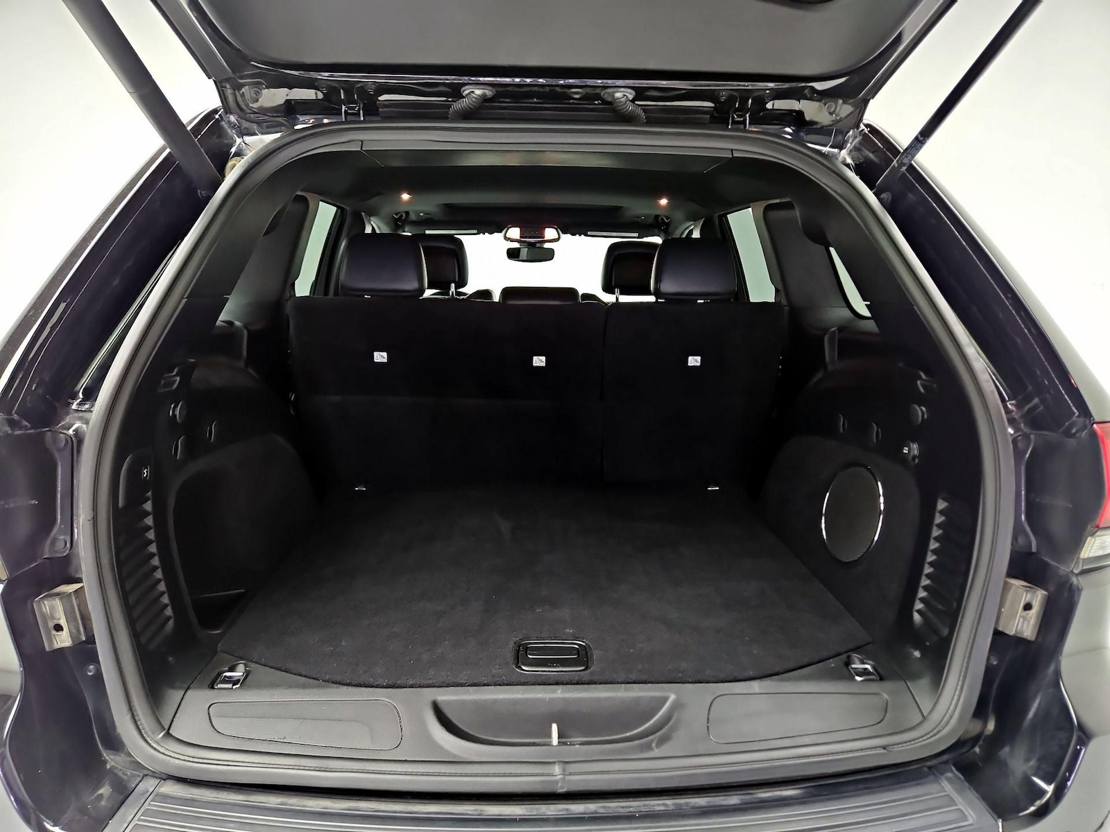 2019 Jeep Grand Cherokee Altitude - Photo 23