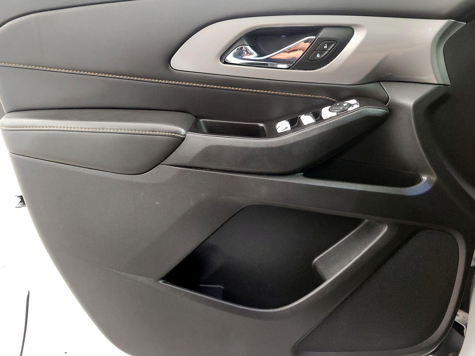 Thumbnail: 2020 Chevrolet Traverse - 12