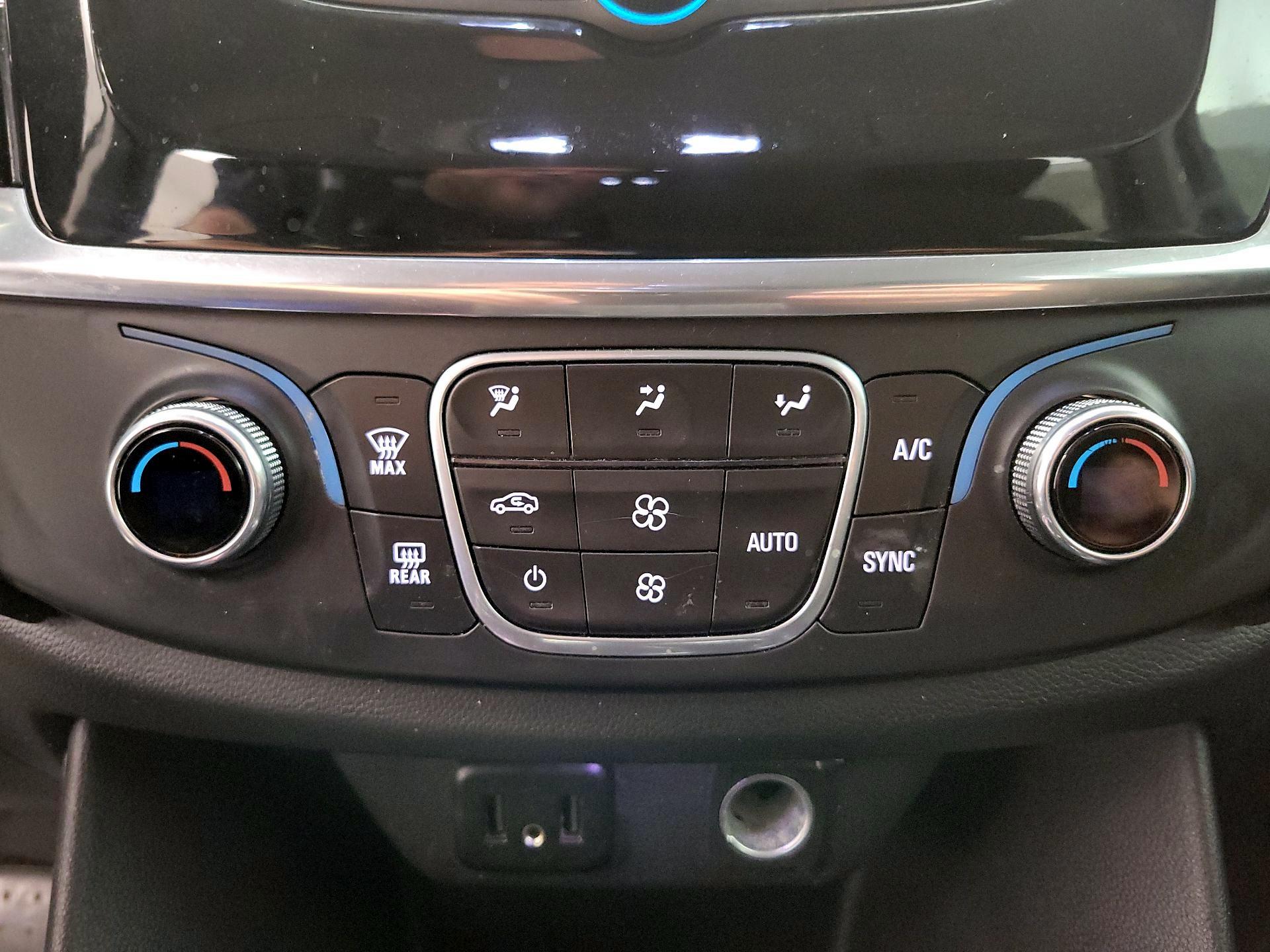 Thumbnail: 2020 Chevrolet Traverse - 16