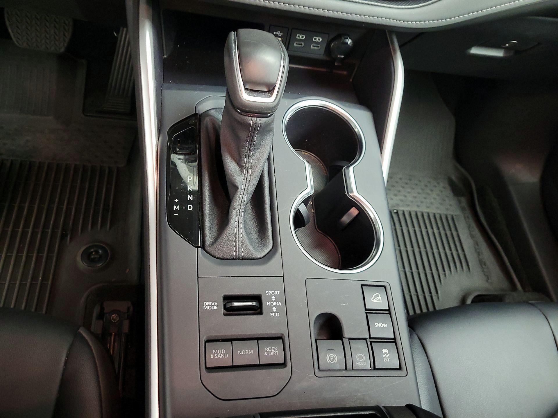 Thumbnail: 2026 Toyota Highlander - 18