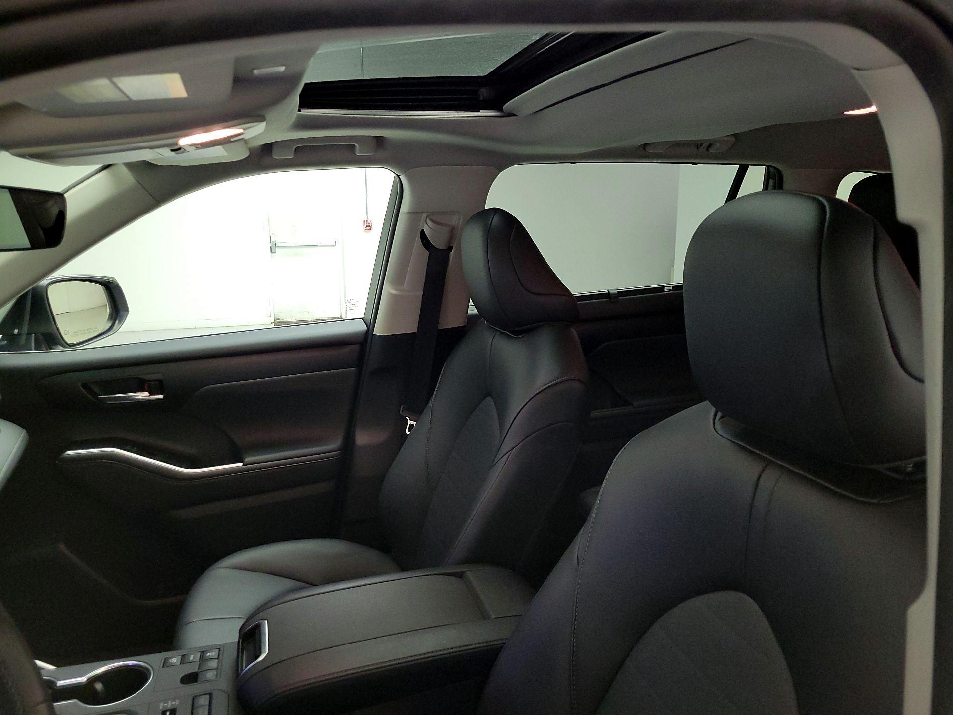 Thumbnail: 2026 Toyota Highlander - 20