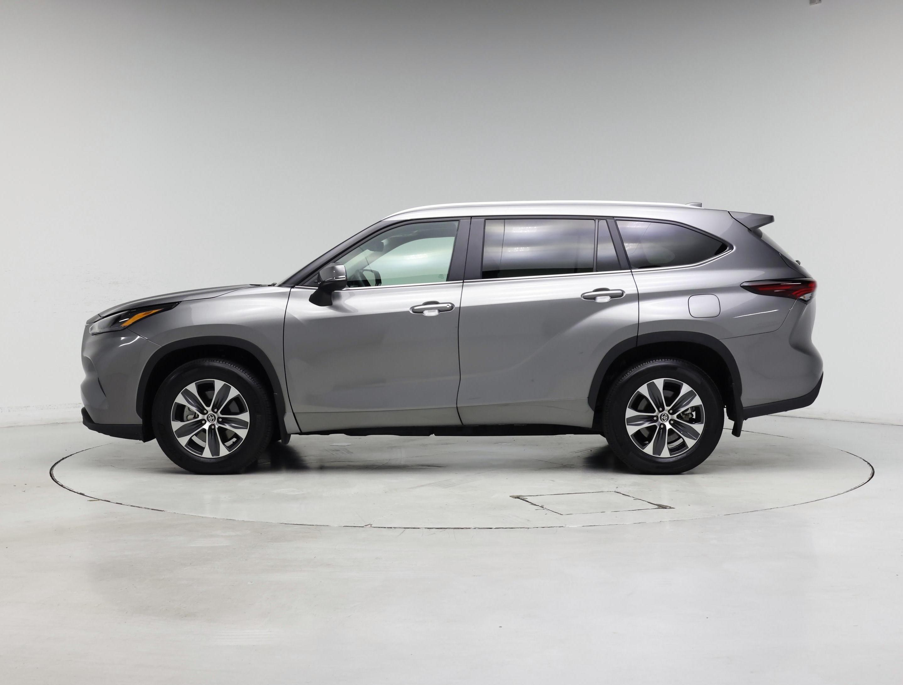 Thumbnail: 2026 Toyota Highlander - 3