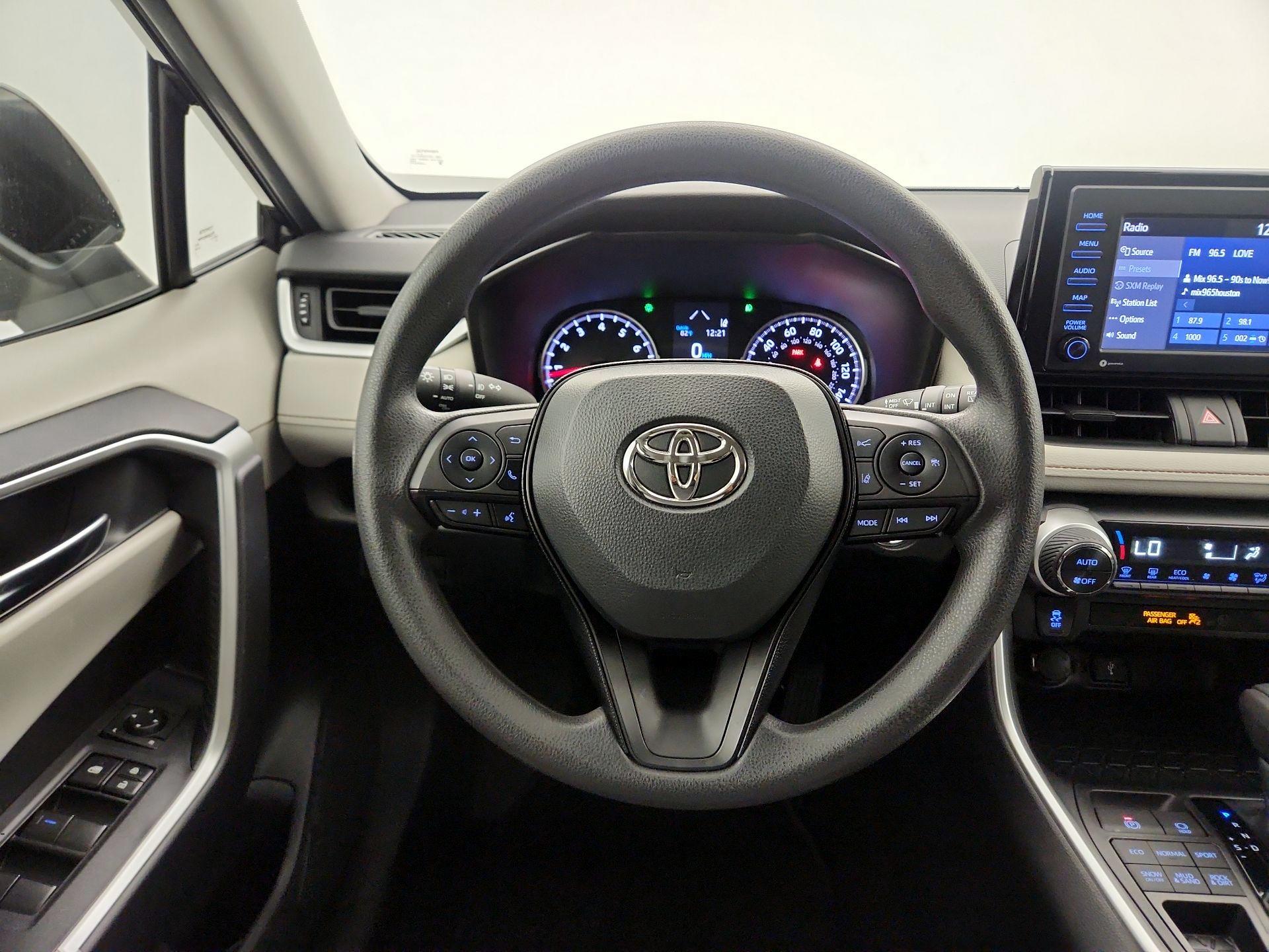 Thumbnail: 2020 Toyota RAV4 - 10