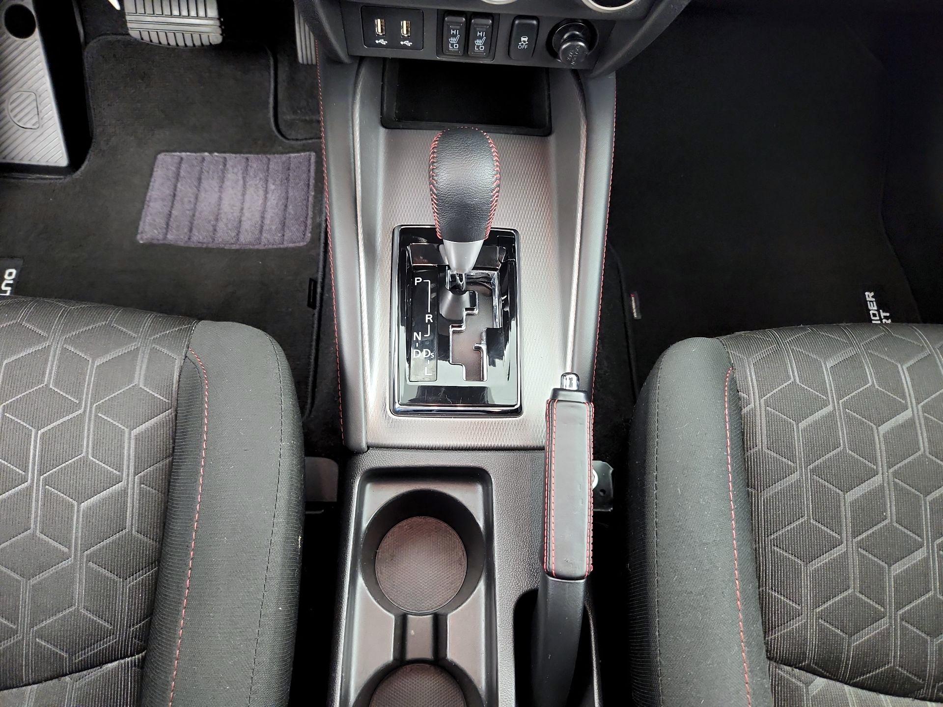 Thumbnail: 2022 Mitsubishi Outlander Sport - 17