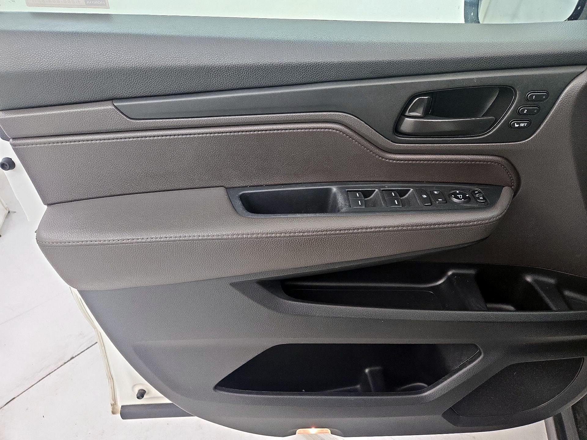 Thumbnail: 2019 Honda Odyssey - 12