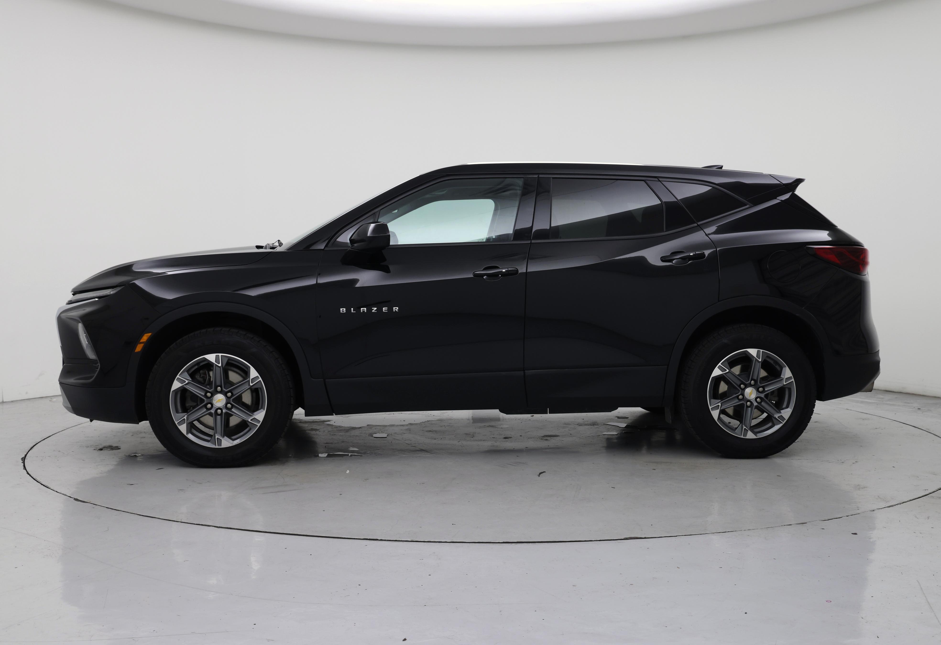 Thumbnail: 2023 Chevrolet Blazer - 3
