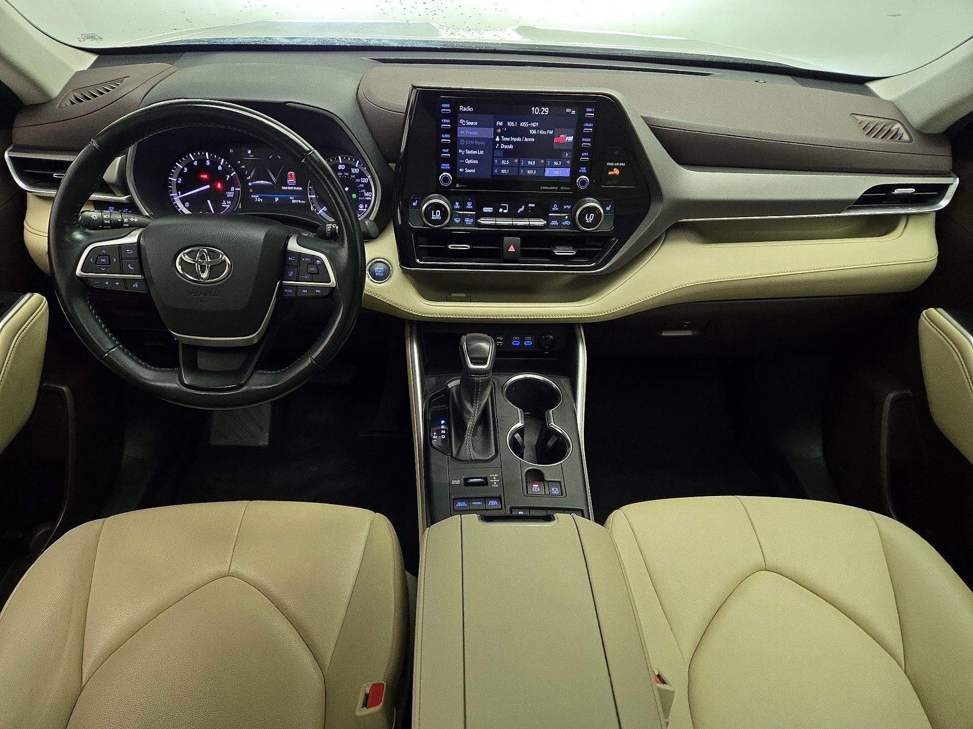 Thumbnail: 2022 Toyota Highlander - 9