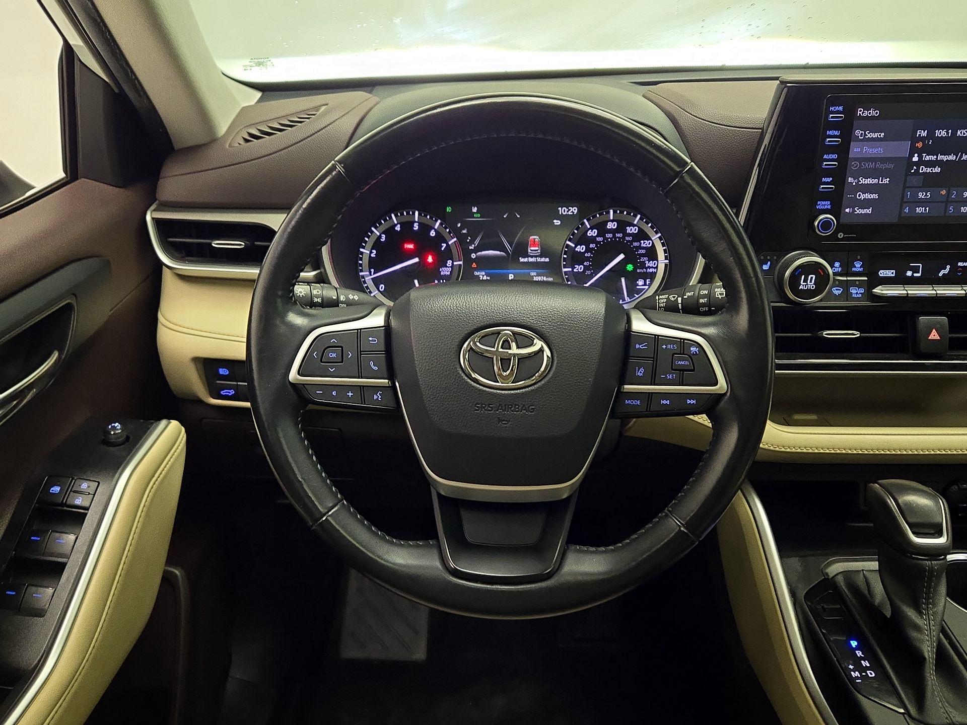 Thumbnail: 2022 Toyota Highlander - 10