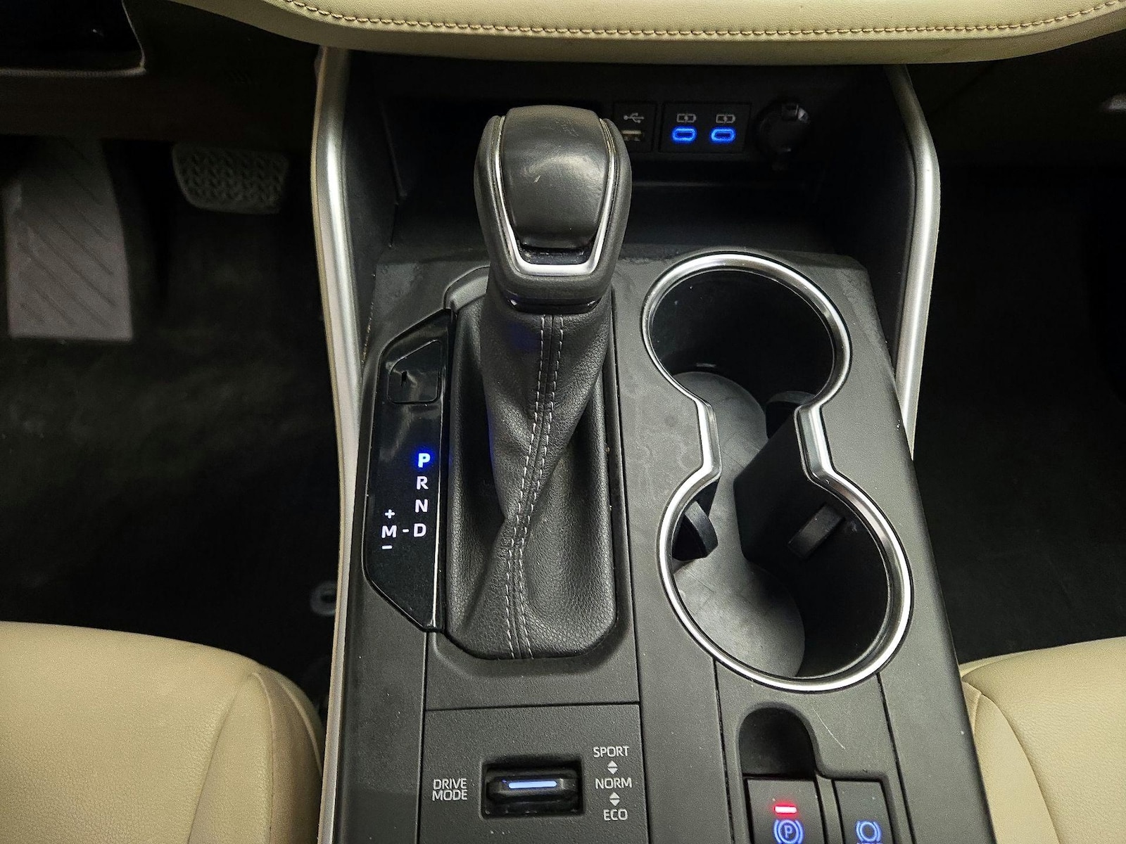2022 Toyota Highlander XLE - Photo 18