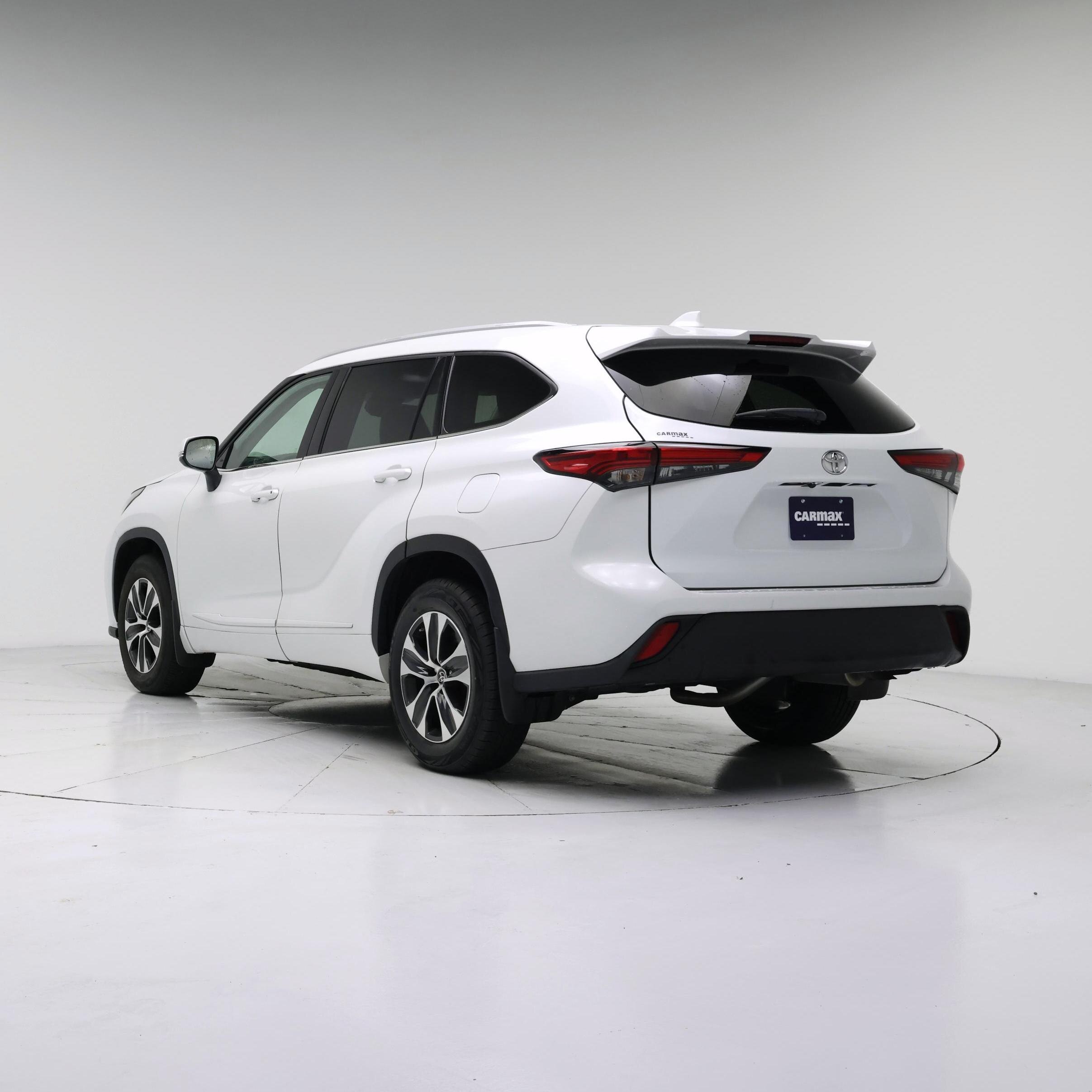Thumbnail: 2022 Toyota Highlander - 2
