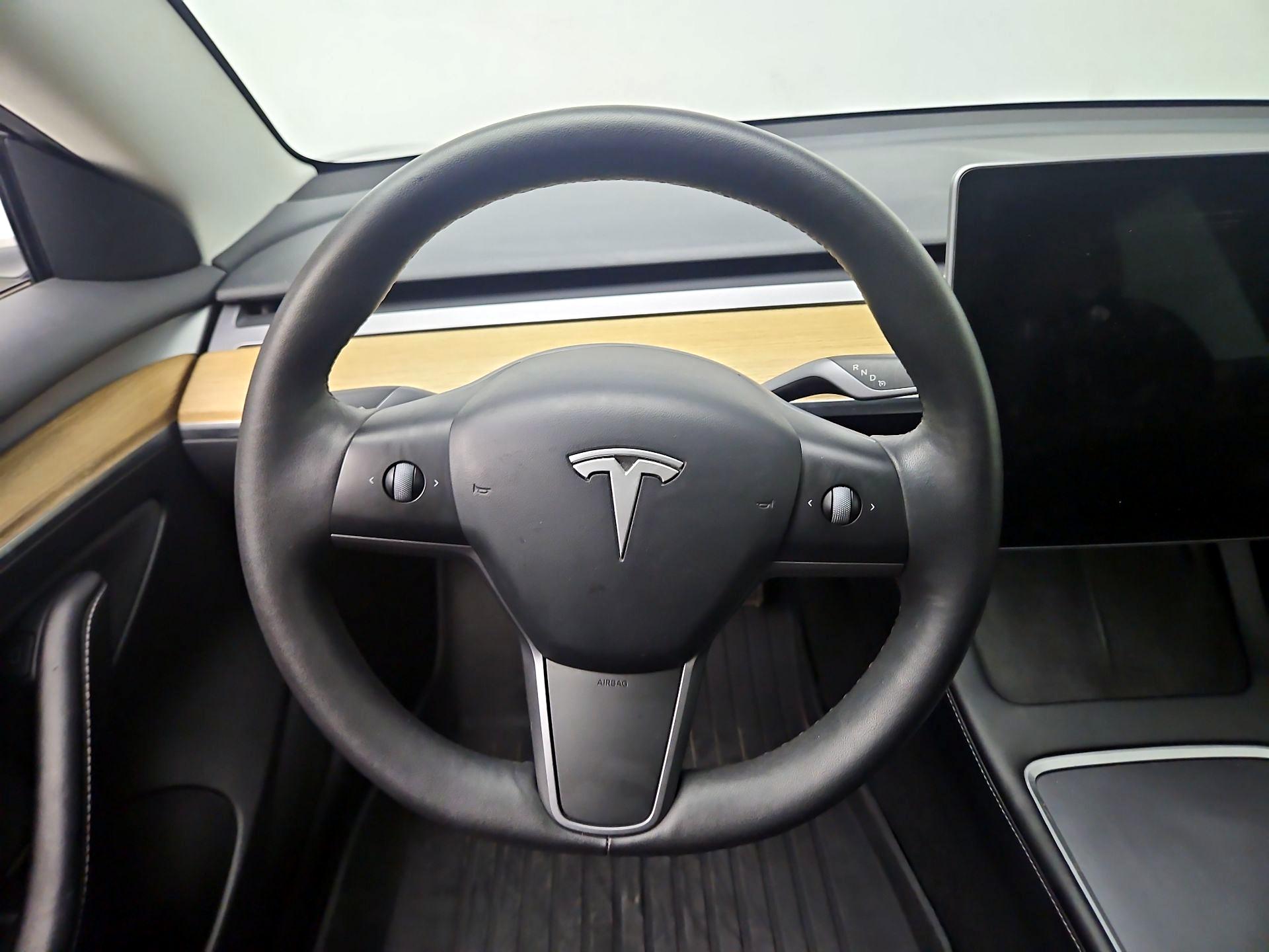 Thumbnail: 2023 Tesla Model 3 - 10