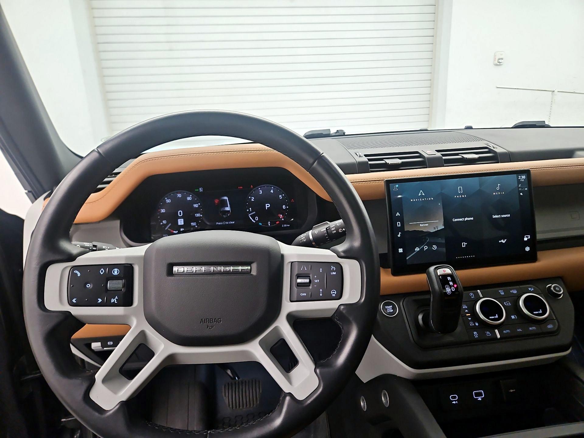 Thumbnail: 2024 Land Rover Defender - 9