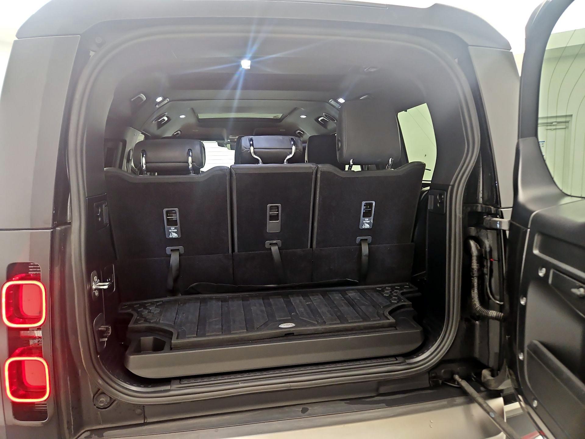 Thumbnail: 2024 Land Rover Defender - 20