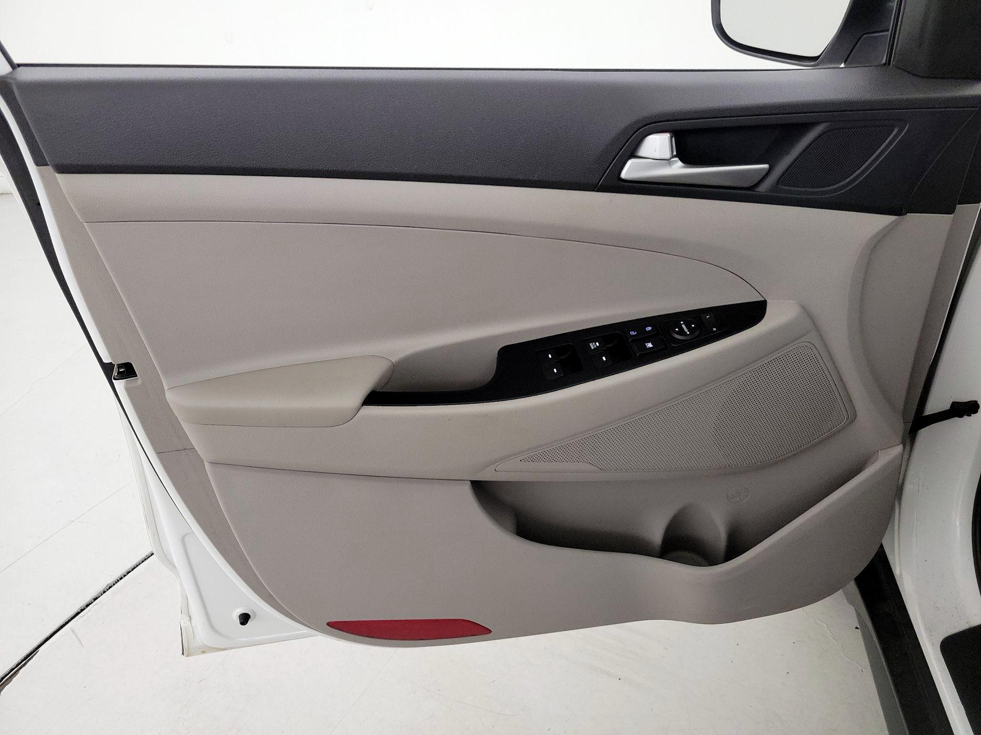 Thumbnail: 2019 Hyundai Tucson - 12