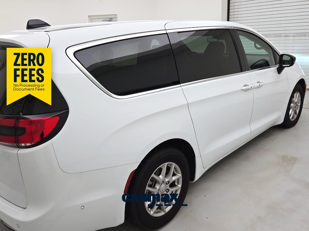 View vehicle photo 6
