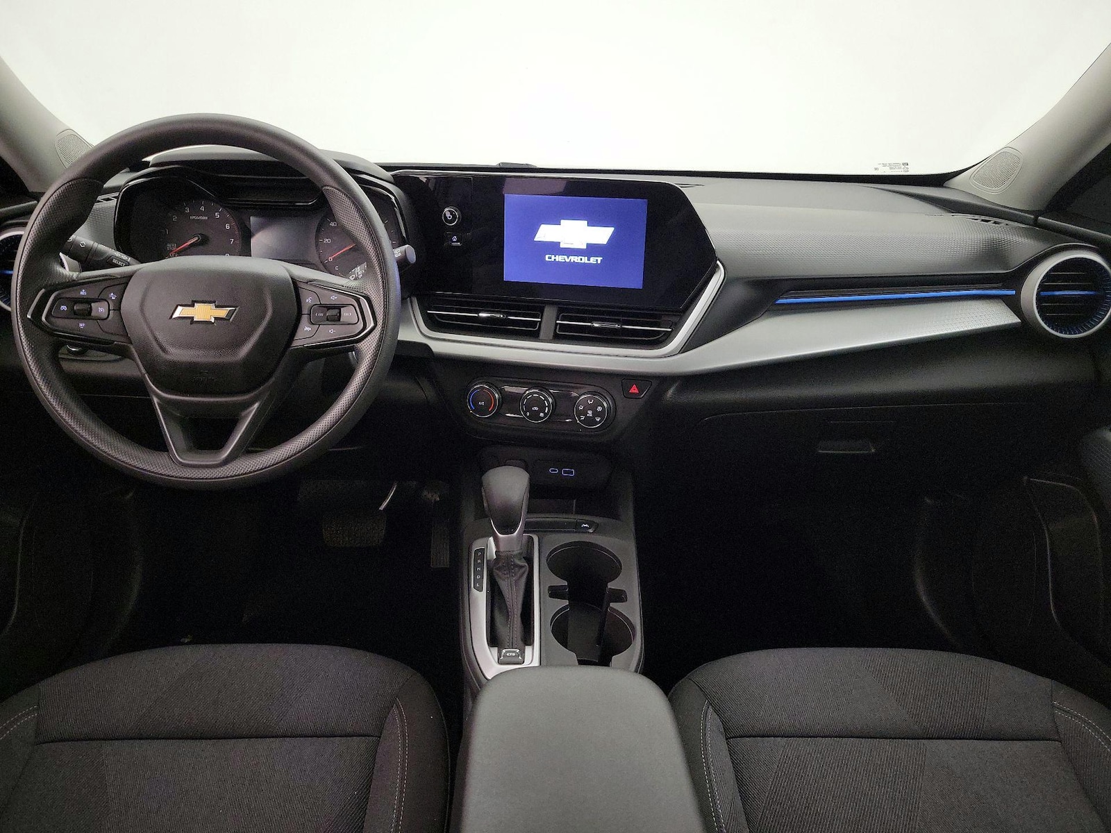 2024 Chevrolet Trax LS - Photo 10