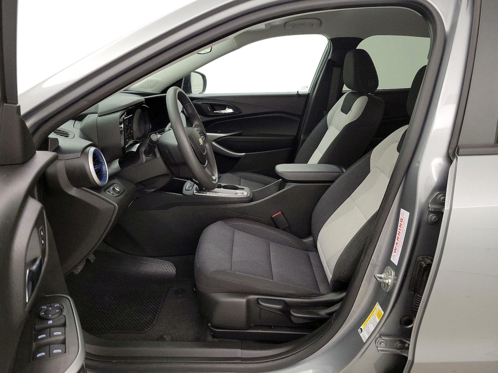 2024 Chevrolet Trax LS - Photo 12