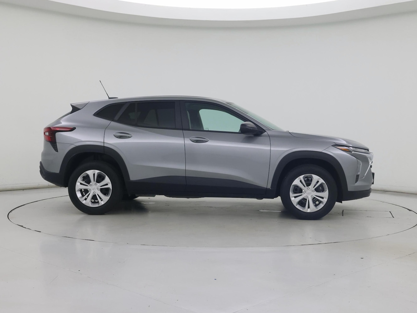 2024 Chevrolet Trax LS - Photo 8