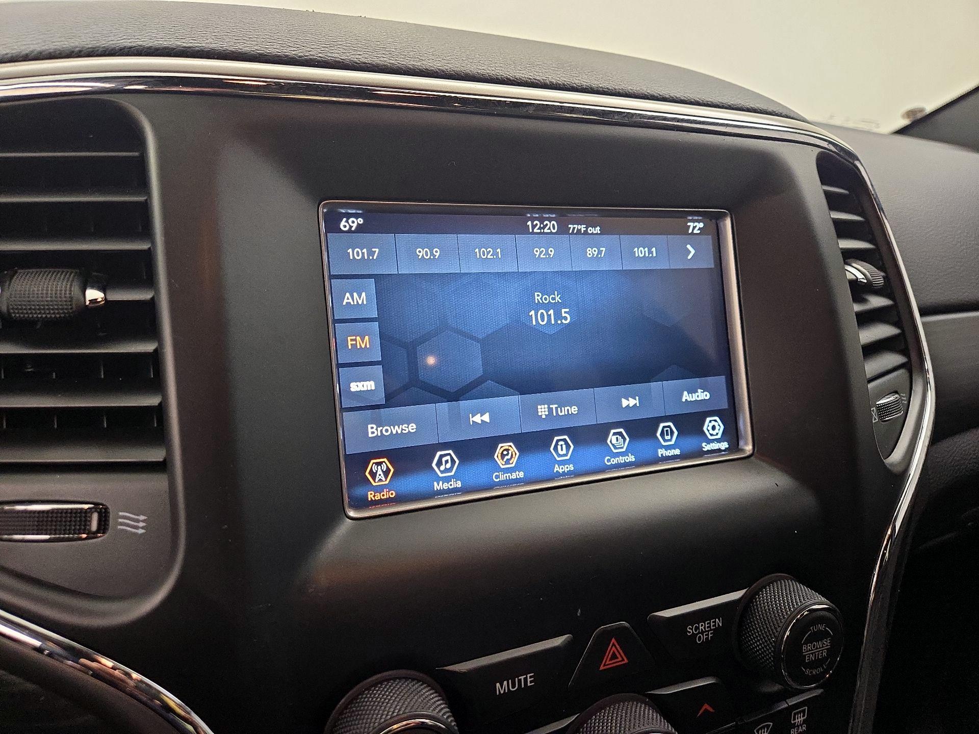 Thumbnail: 2021 Jeep Grand Cherokee - 15