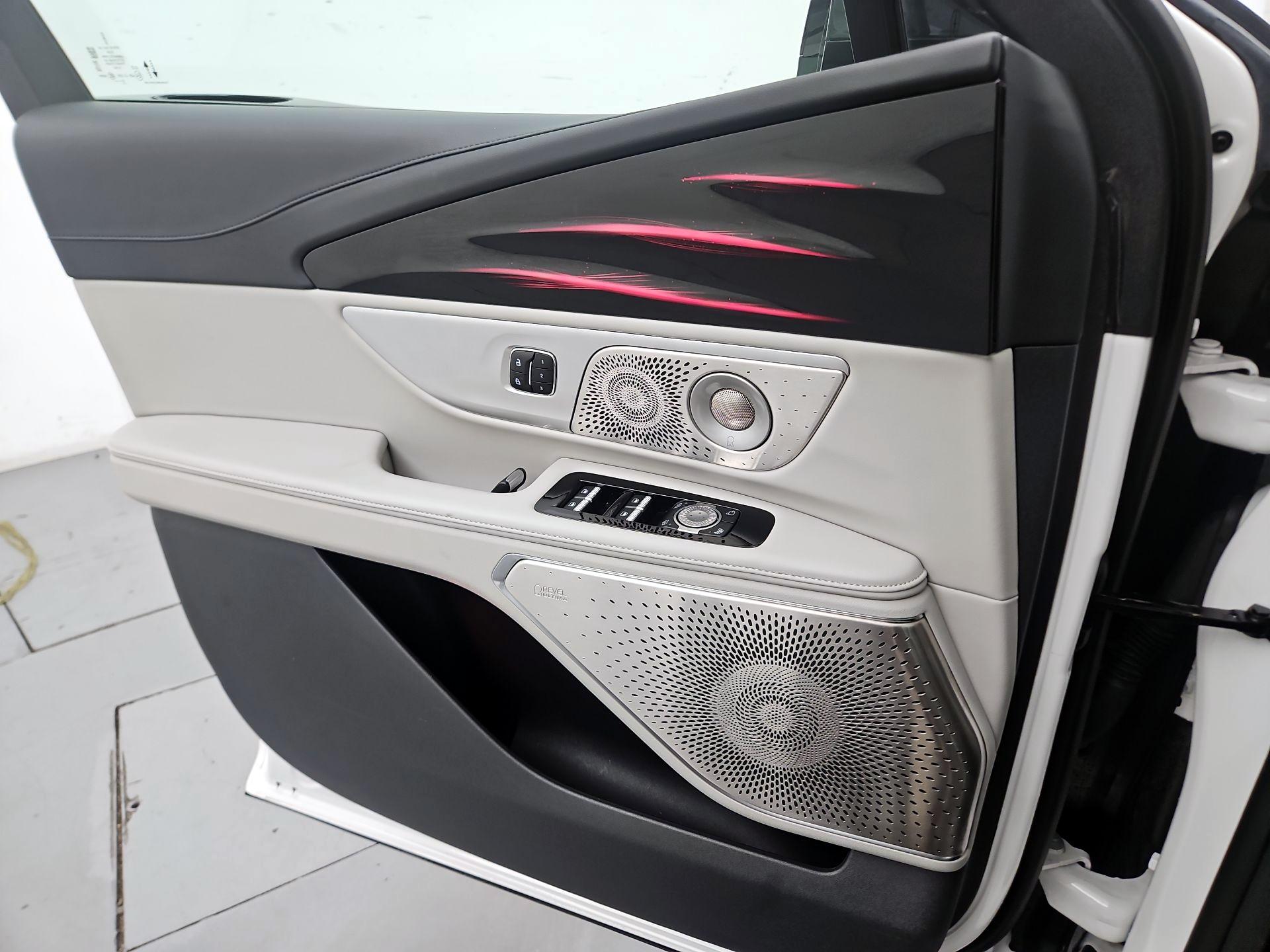 Thumbnail: 2026 Lincoln Nautilus - 10