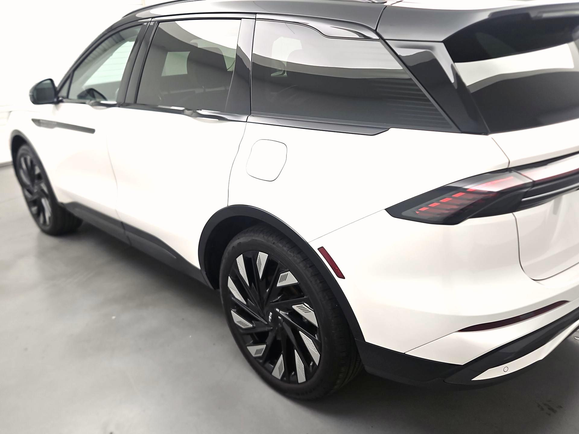 Thumbnail: 2026 Lincoln Nautilus - 7