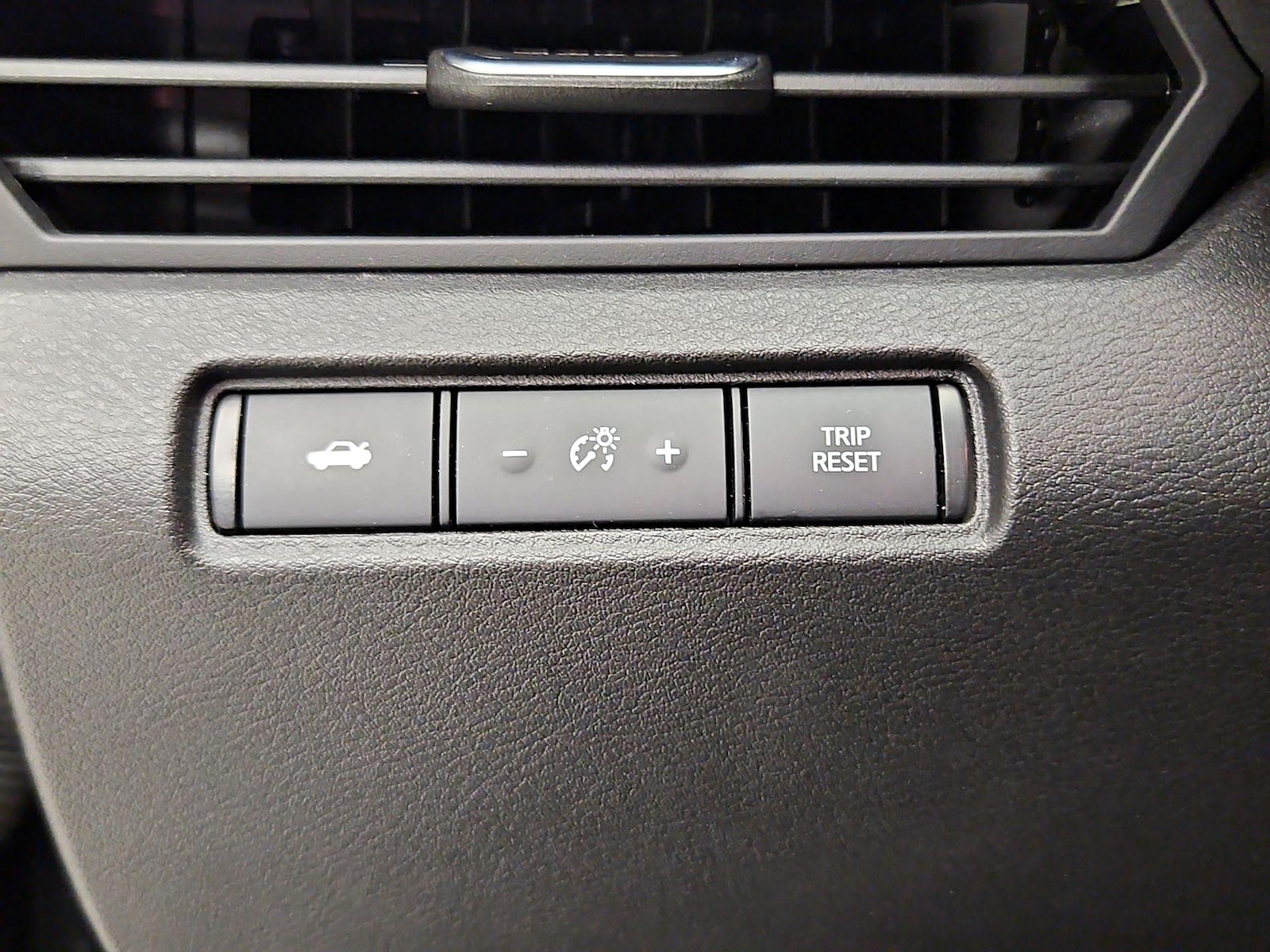 2025 Nissan Altima SV - Photo 14