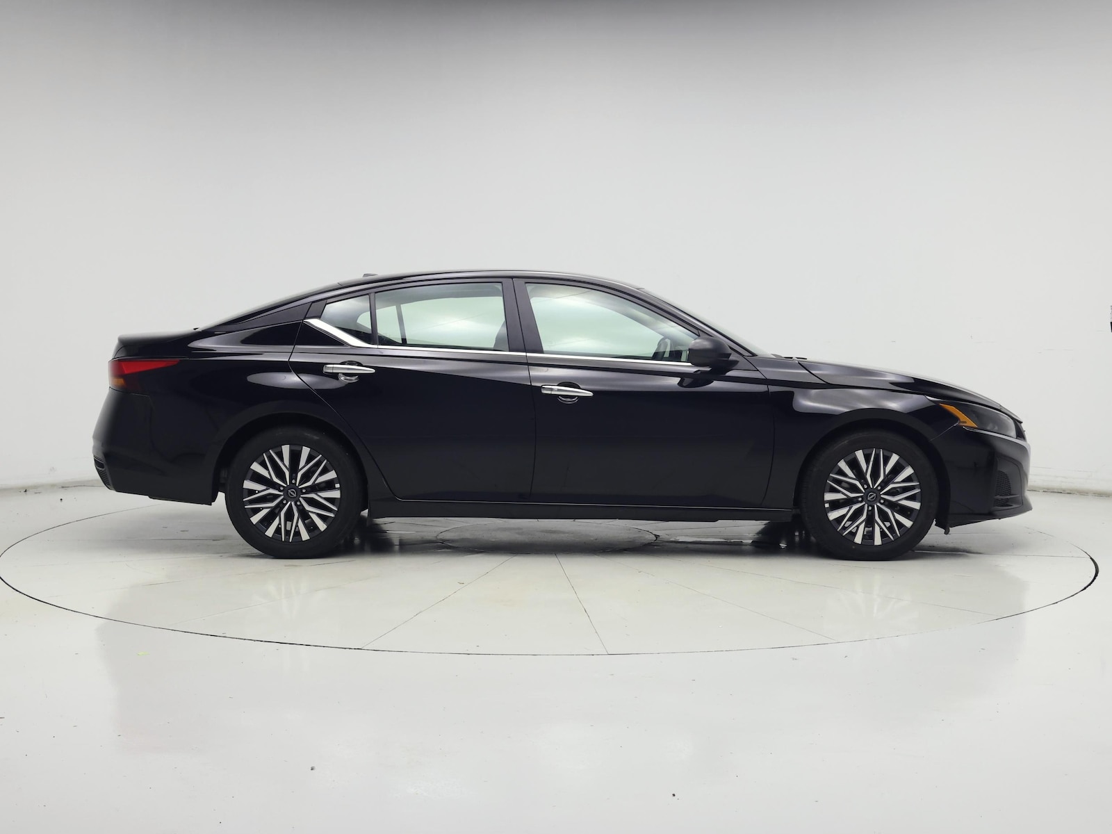 2025 Nissan Altima SV - Photo 8