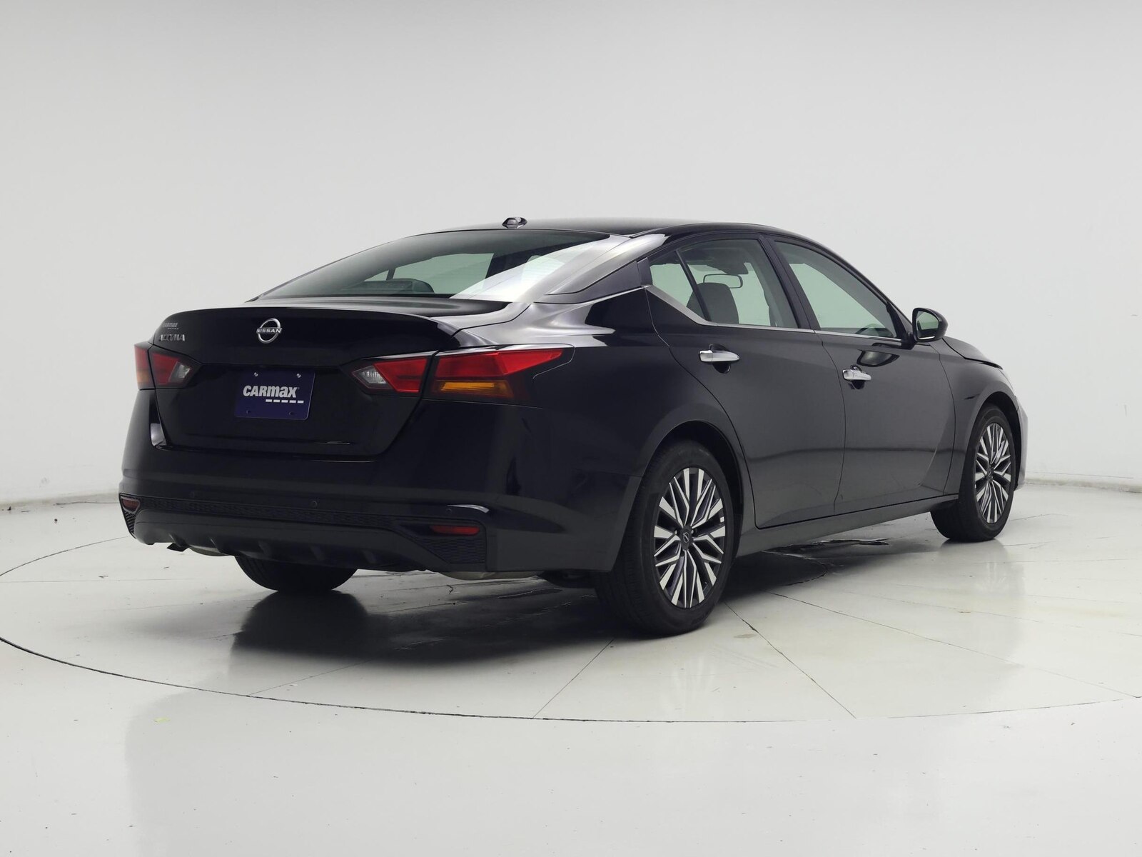 2025 Nissan Altima SV - Photo 9