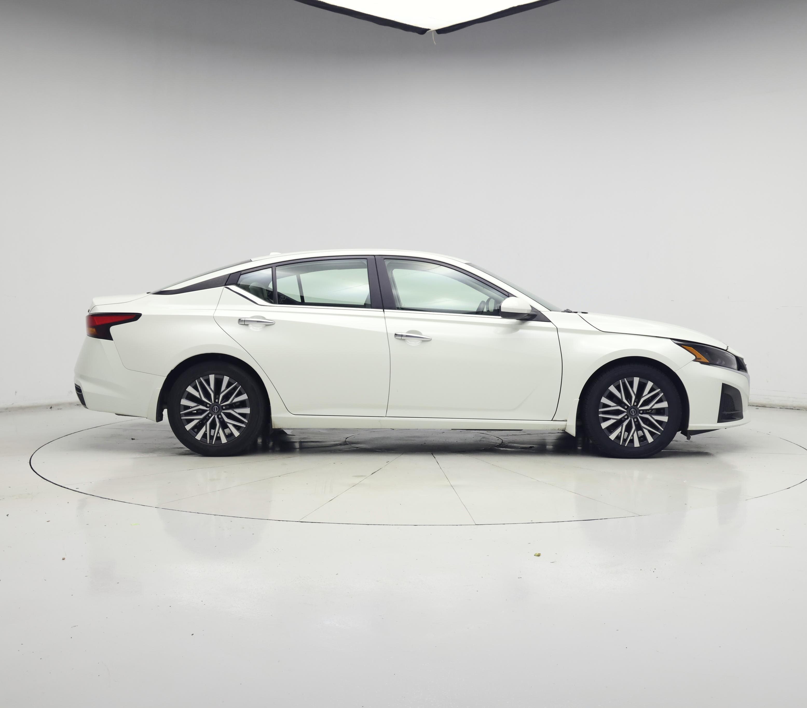 Thumbnail: 2023 Nissan Altima - 7