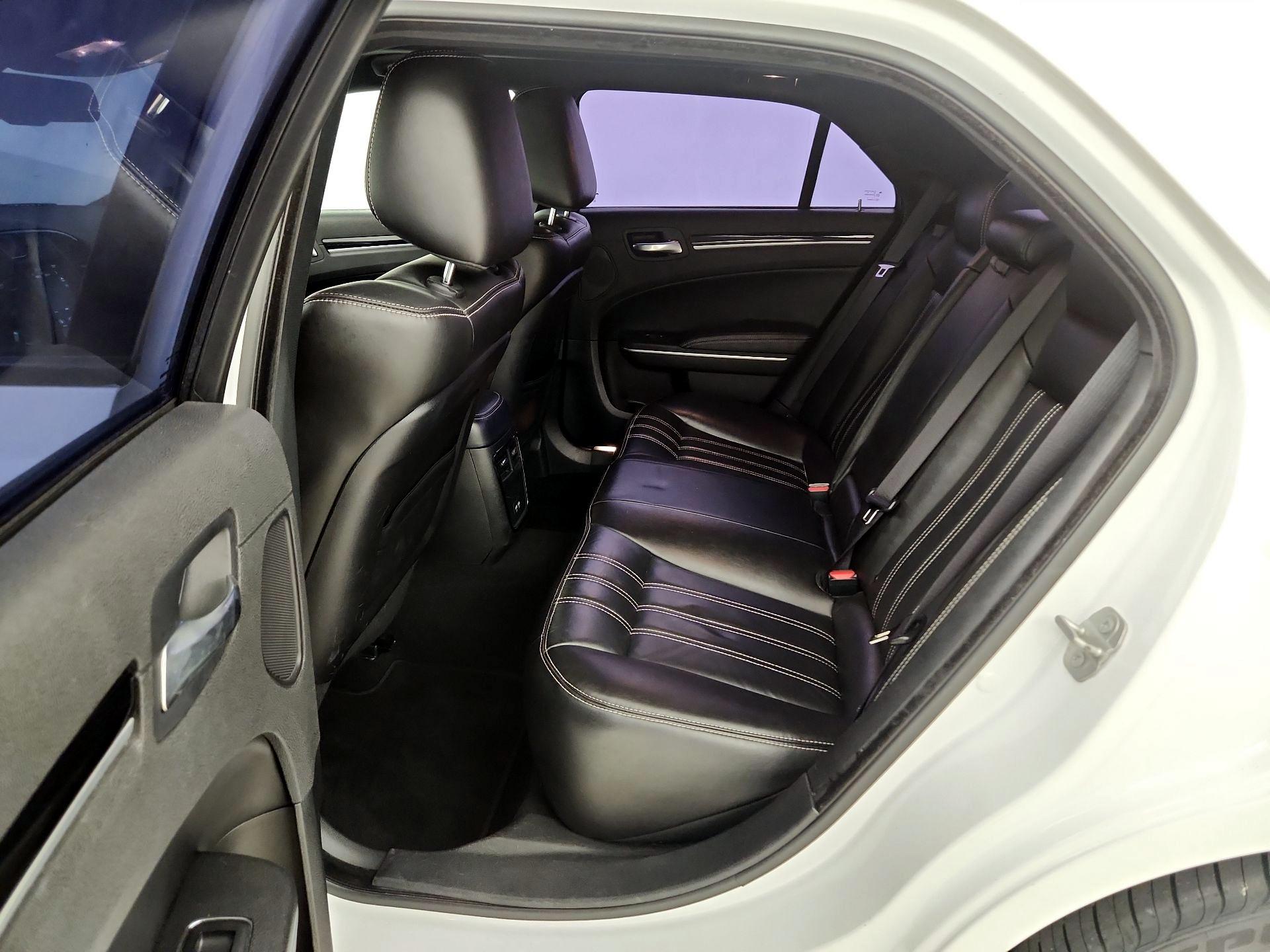 Thumbnail: 2022 Chrysler 300 - 20