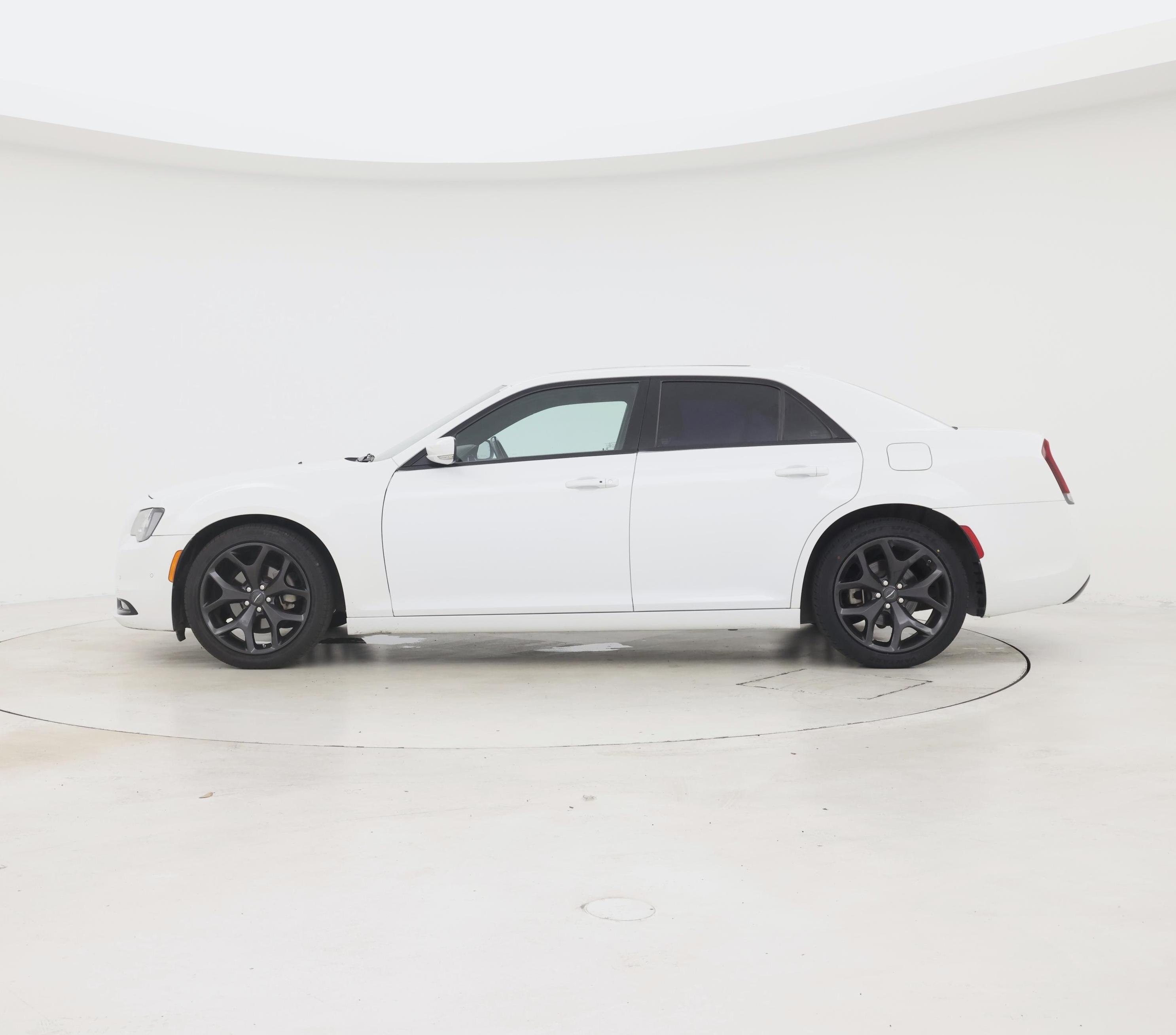 Thumbnail: 2022 Chrysler 300 - 3
