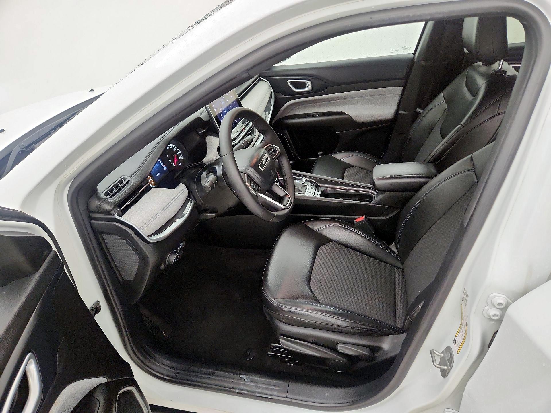 Thumbnail: 2023 Jeep Compass - 11