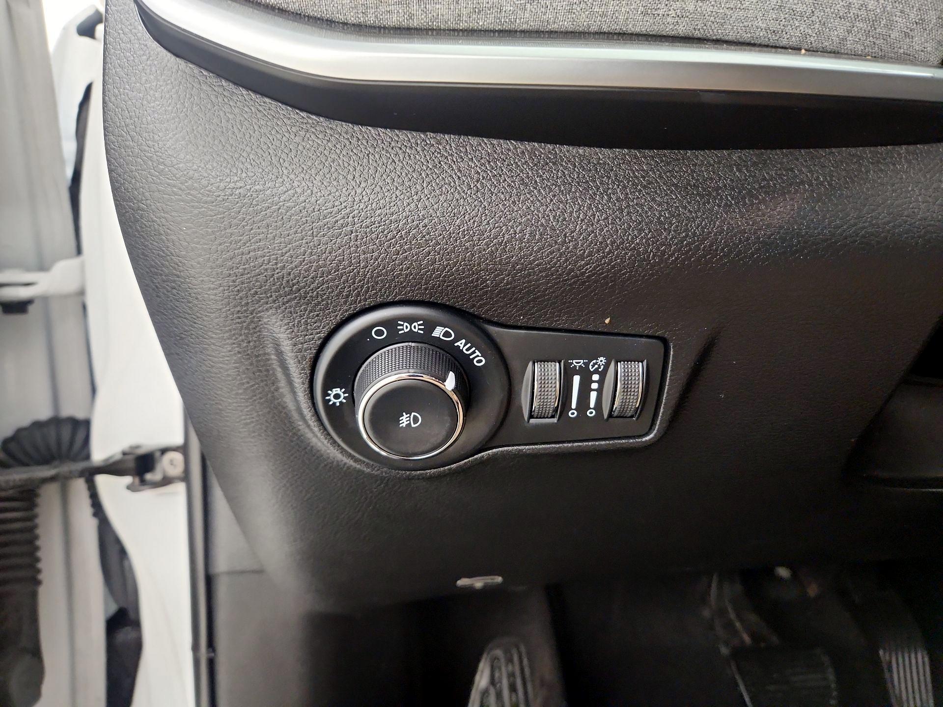 Thumbnail: 2023 Jeep Compass - 13