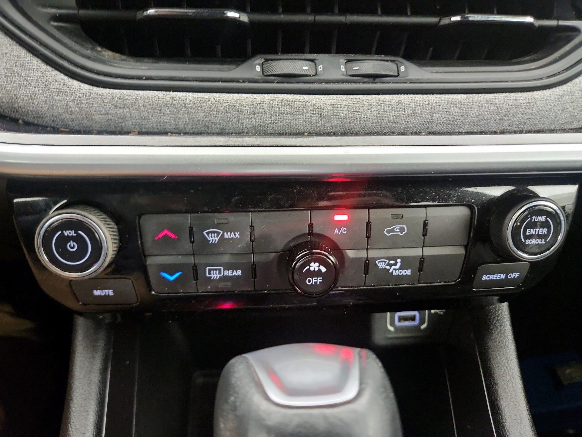 Thumbnail: 2023 Jeep Compass - 16