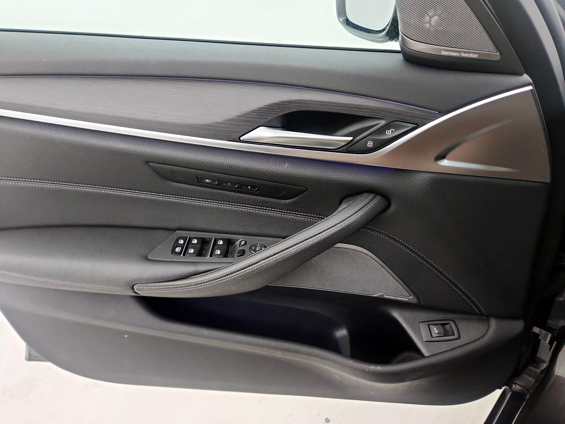 Thumbnail: 2022 BMW 5 Series - 12