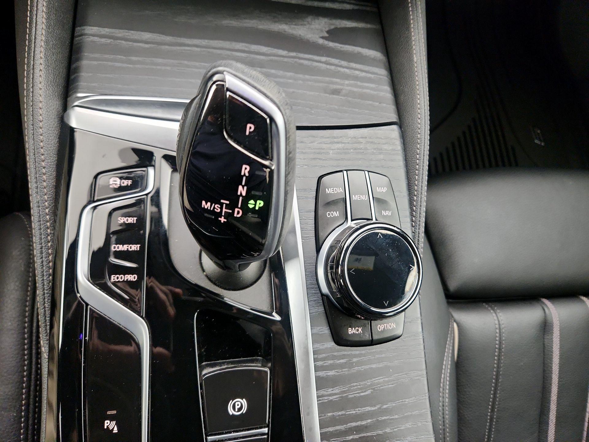 Thumbnail: 2022 BMW 5 Series - 18