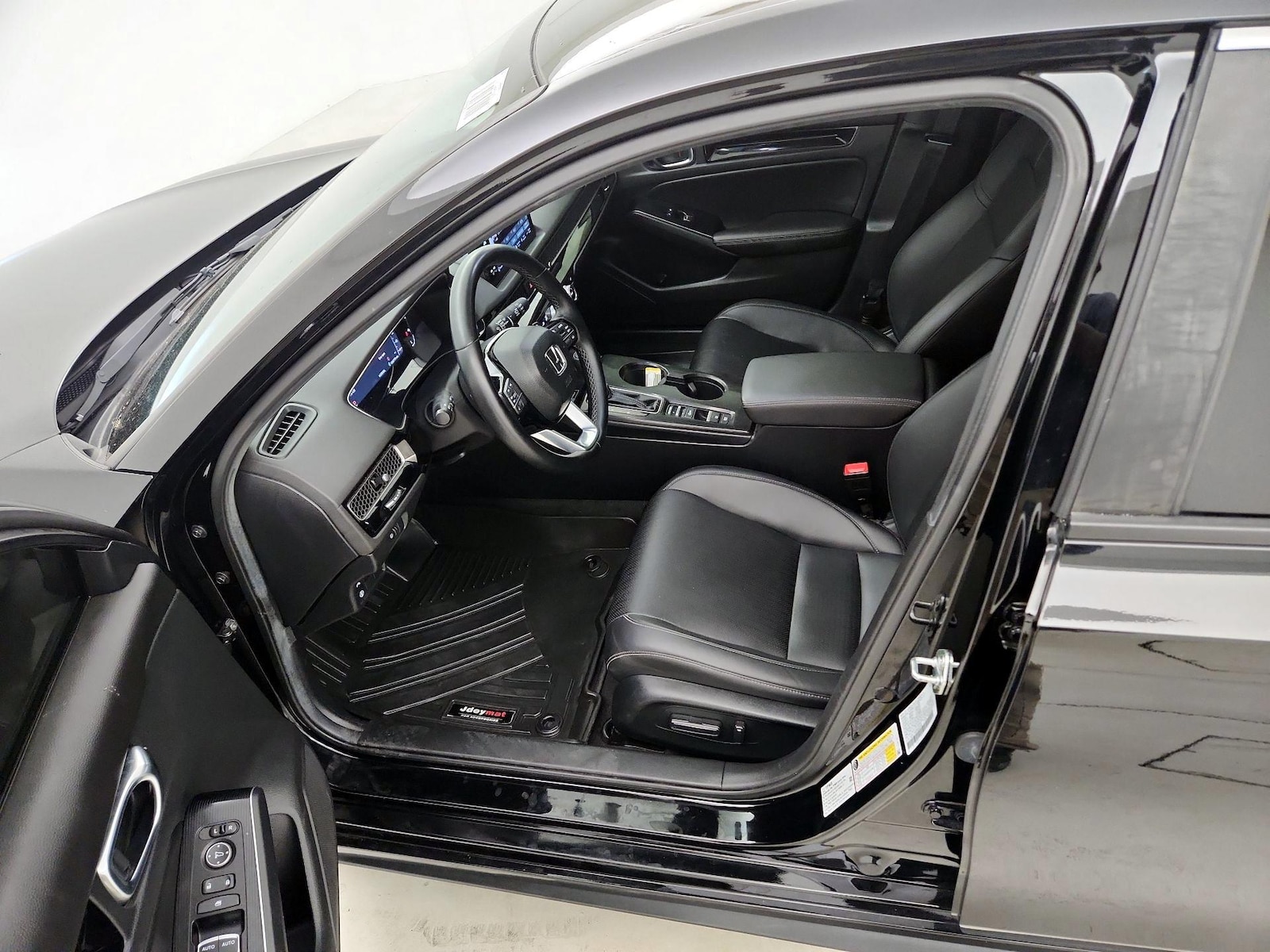 2024 Honda Civic Hatchback Sport Touring - Photo 12