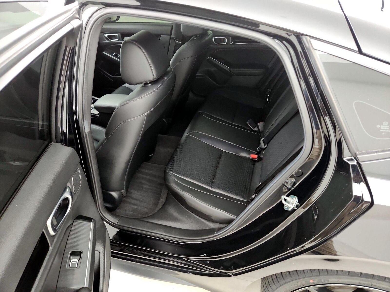 2024 Honda Civic Hatchback Sport Touring - Photo 21
