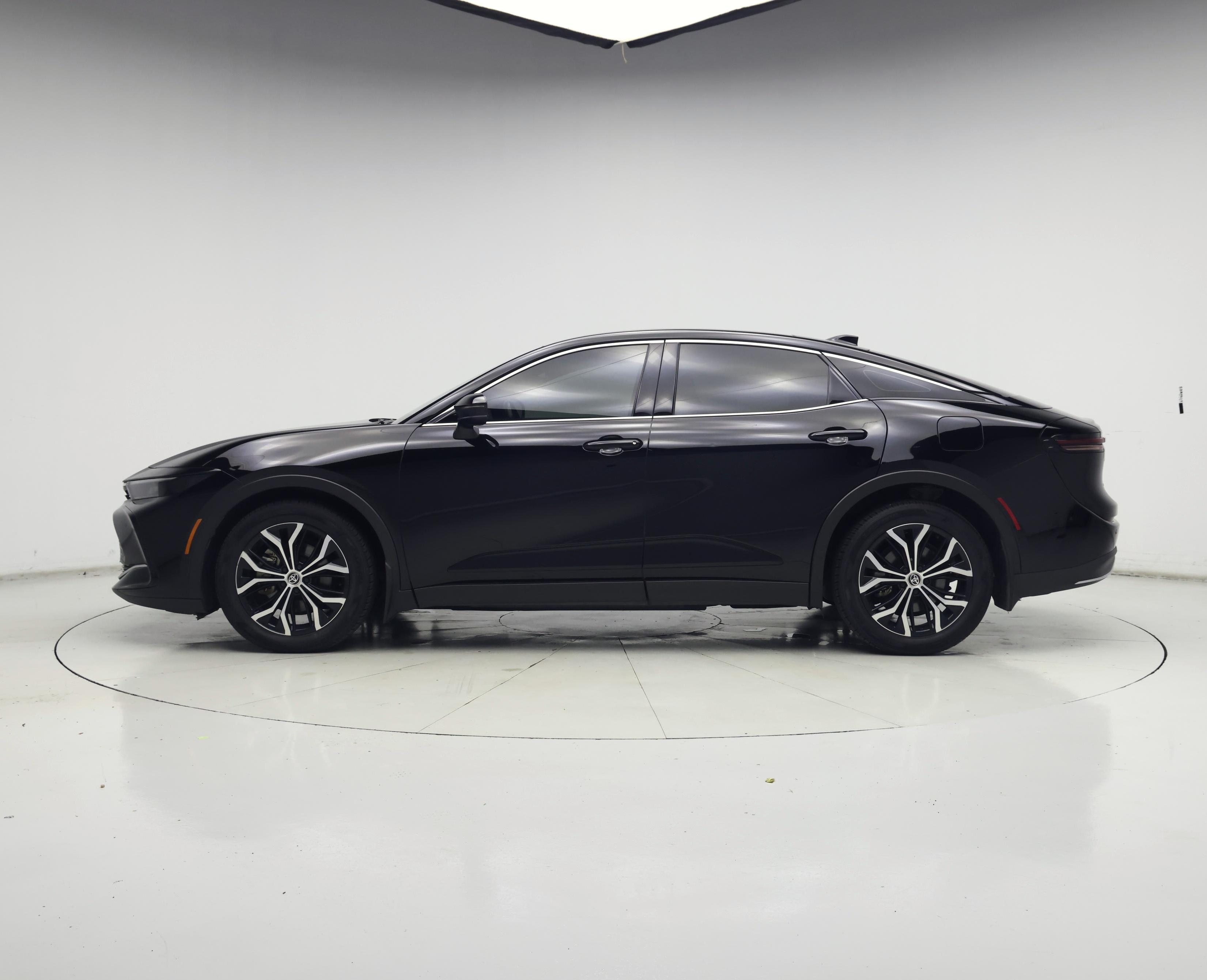 Thumbnail: 2023 Toyota Crown - 3