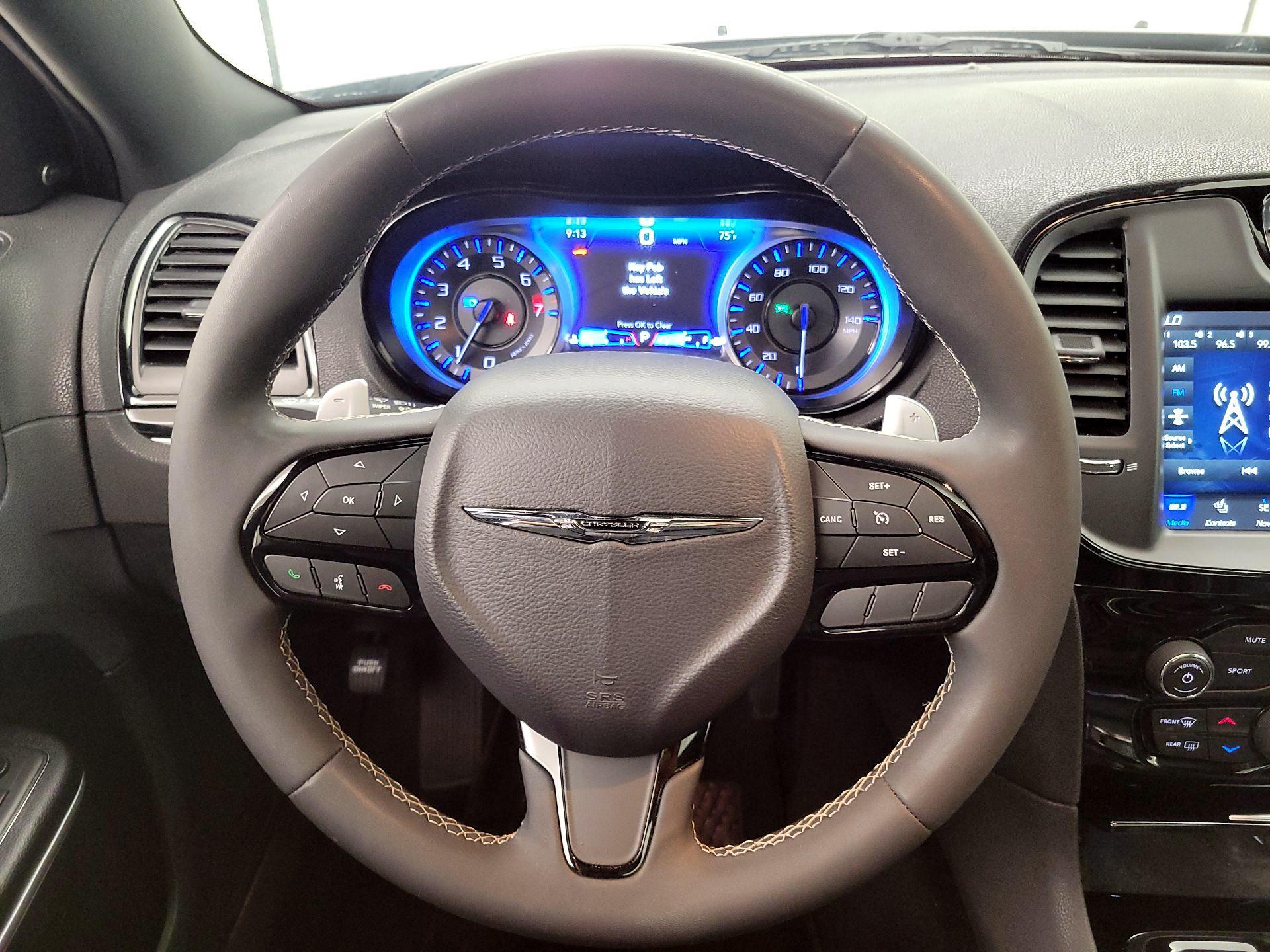 Thumbnail: 2023 Chrysler 300 - 10