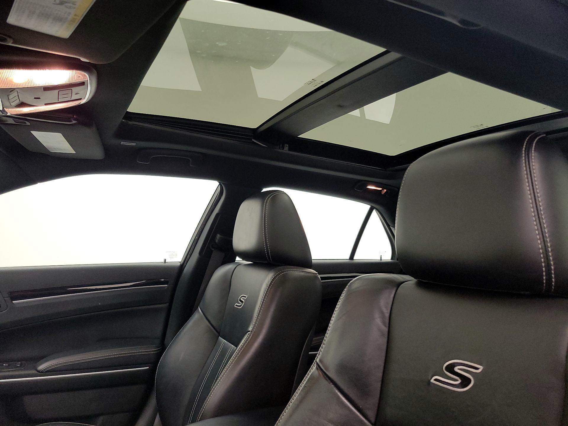 Thumbnail: 2023 Chrysler 300 - 19