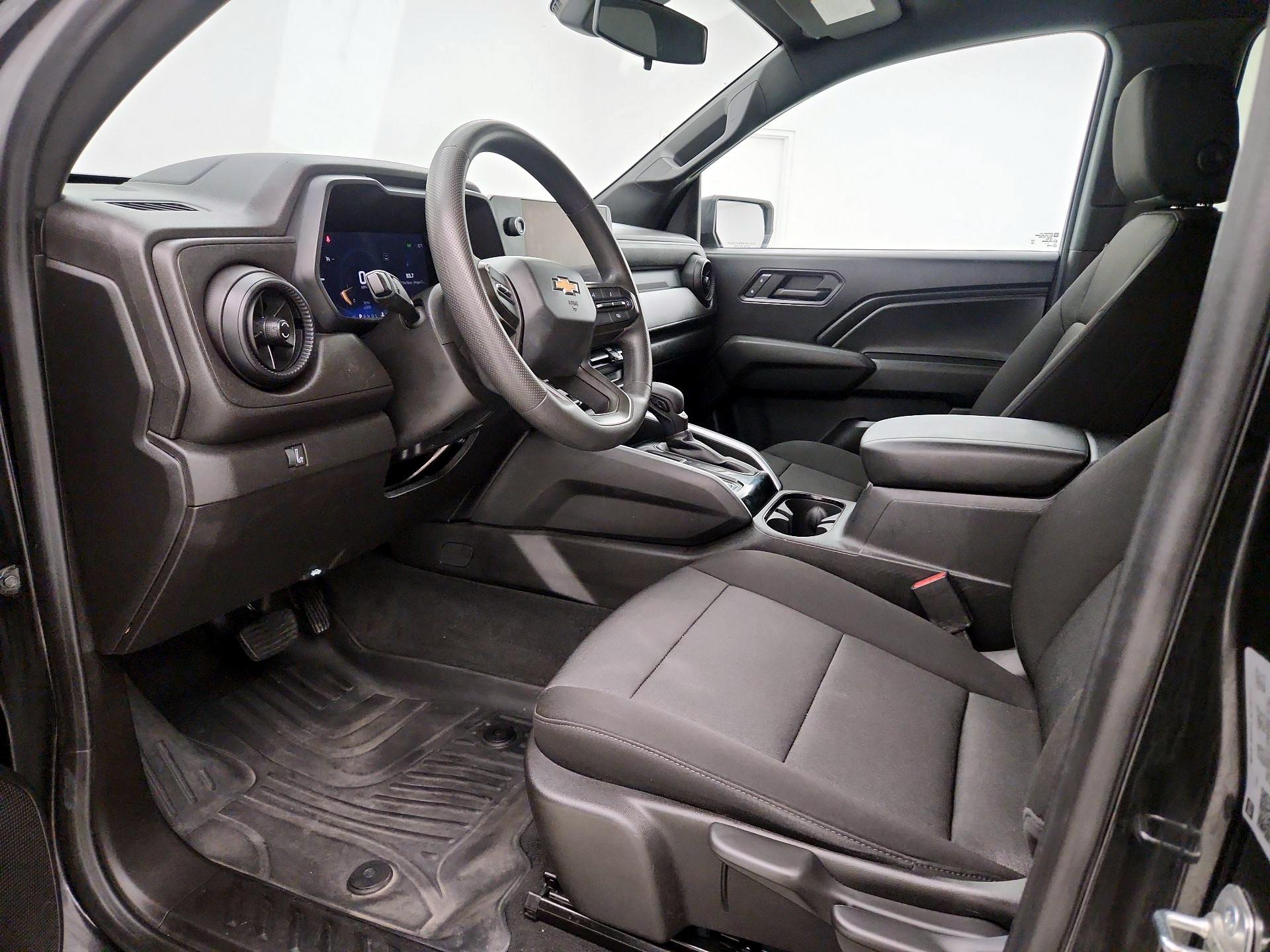 Thumbnail: 2024 Chevrolet Colorado - 11