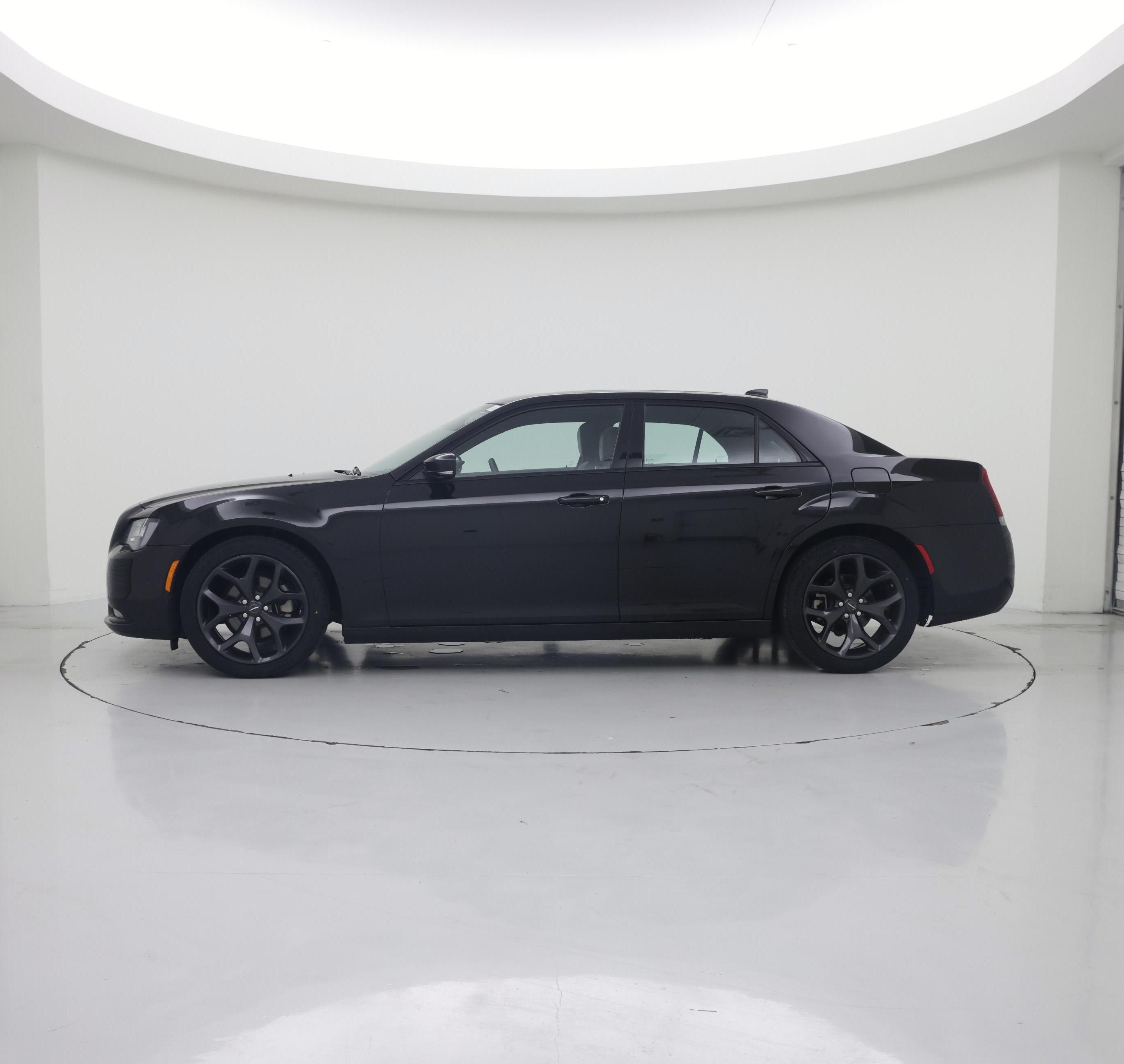 Thumbnail: 2023 Chrysler 300 - 3