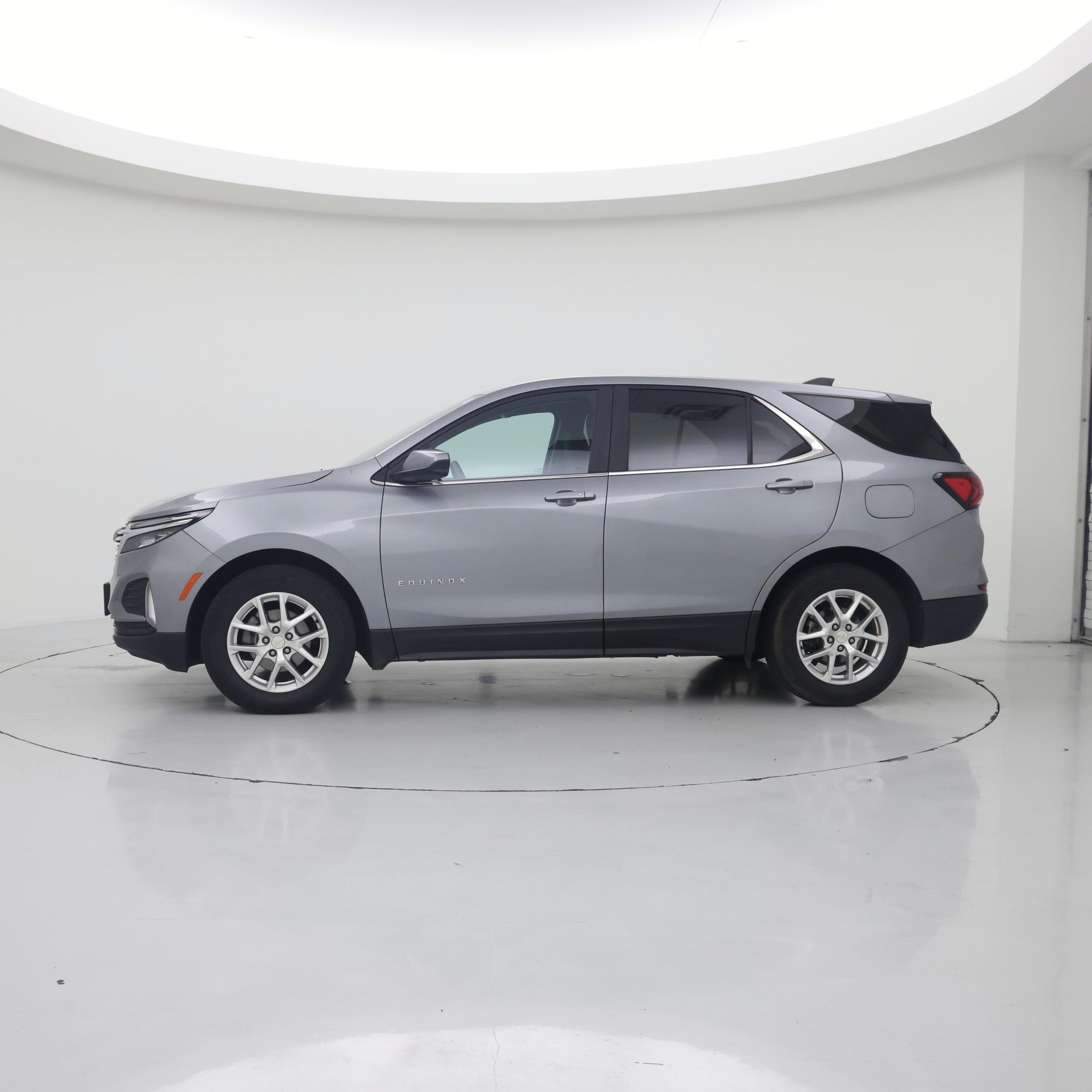 Thumbnail: 2023 Chevrolet Equinox - 3