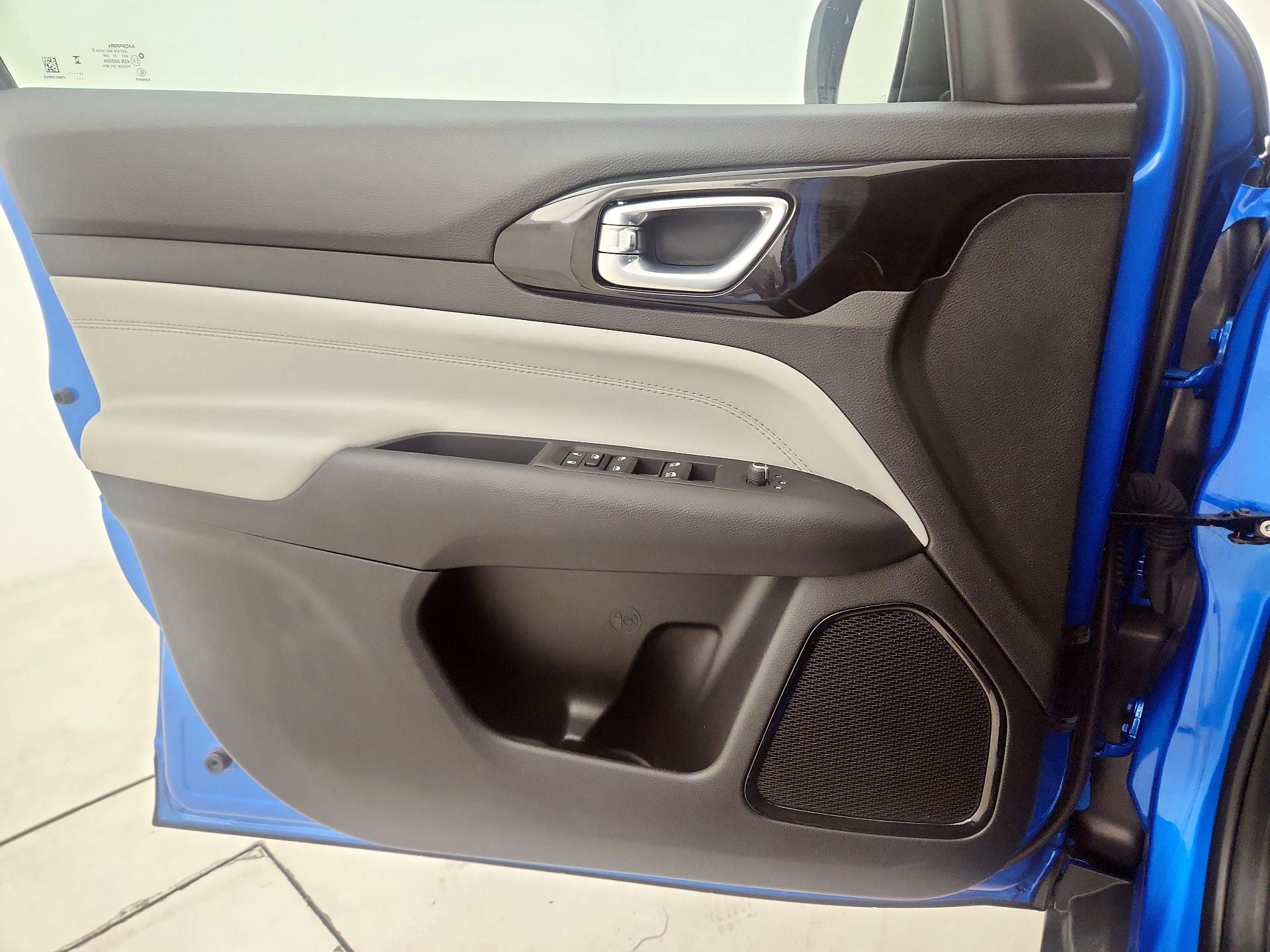 Thumbnail: 2024 Jeep Compass - 12