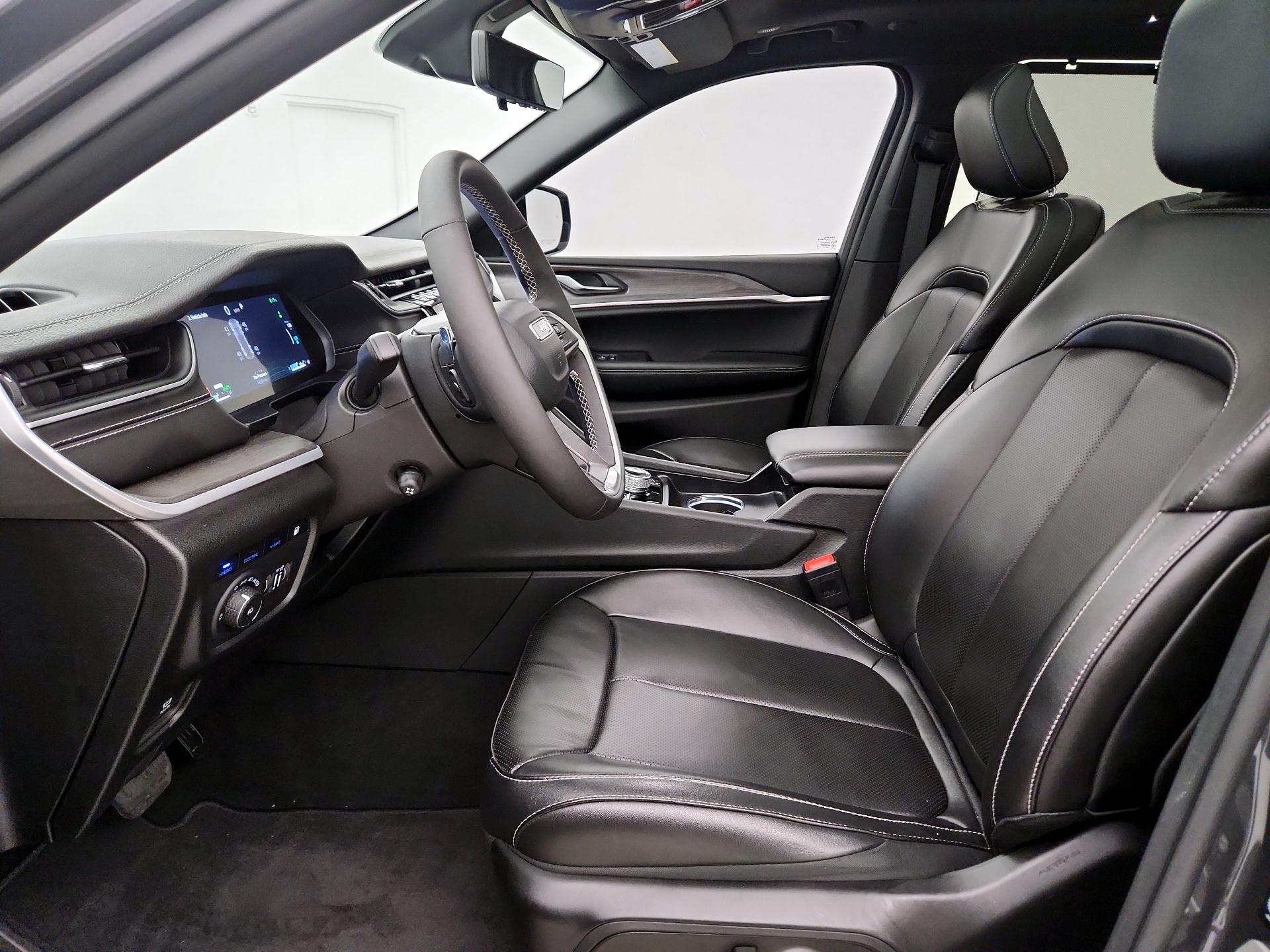 Thumbnail: 2024 Jeep Grand Cherokee - 11