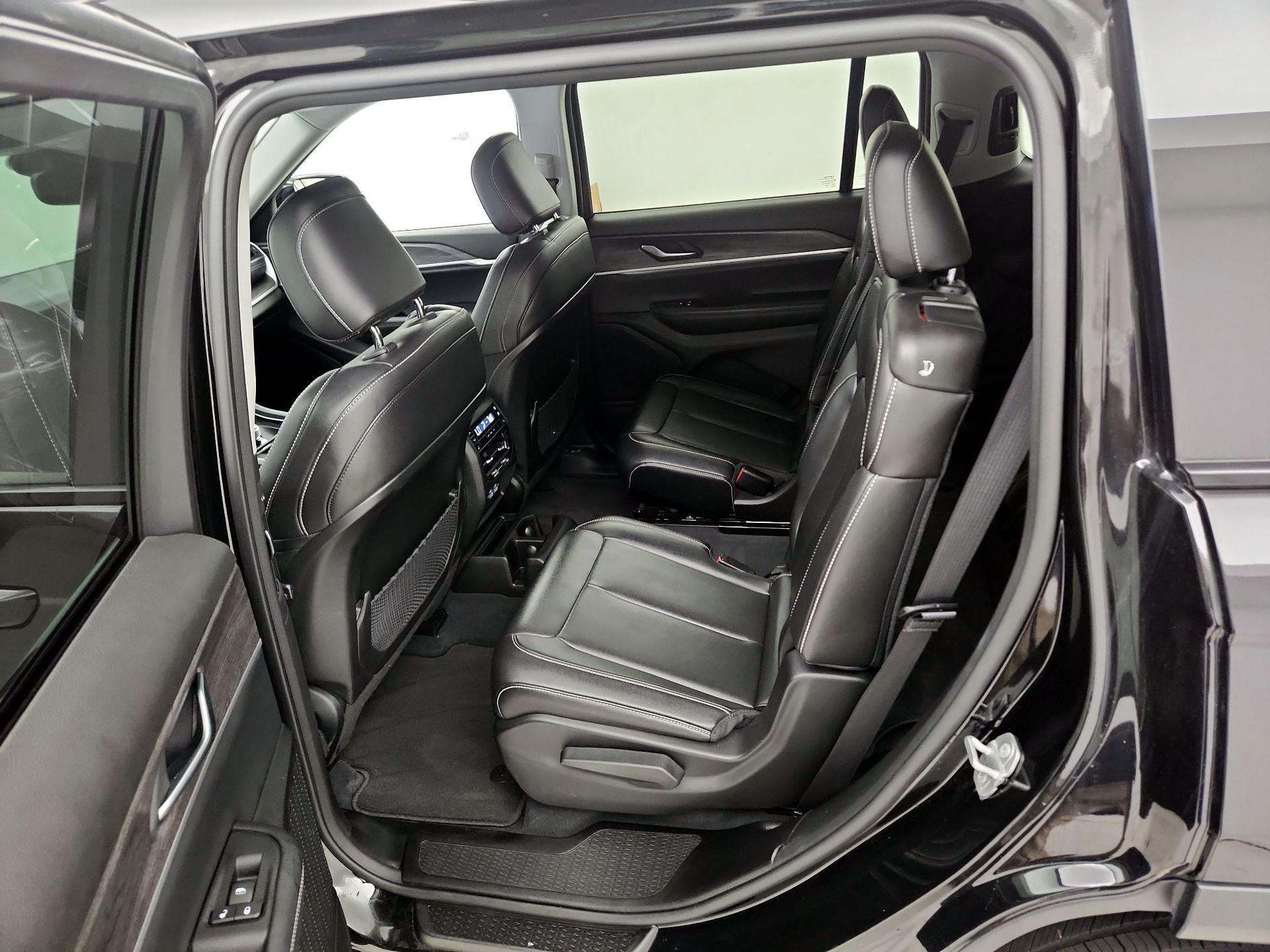 Thumbnail: 2023 Jeep Grand Cherokee L - 20