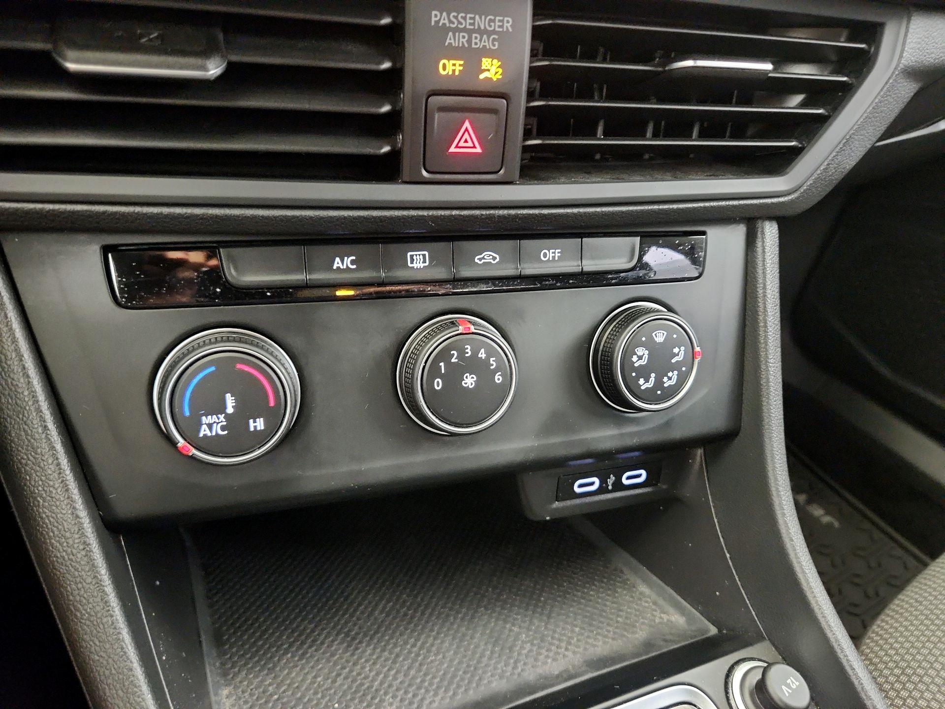Thumbnail: 2021 Volkswagen Jetta - 16